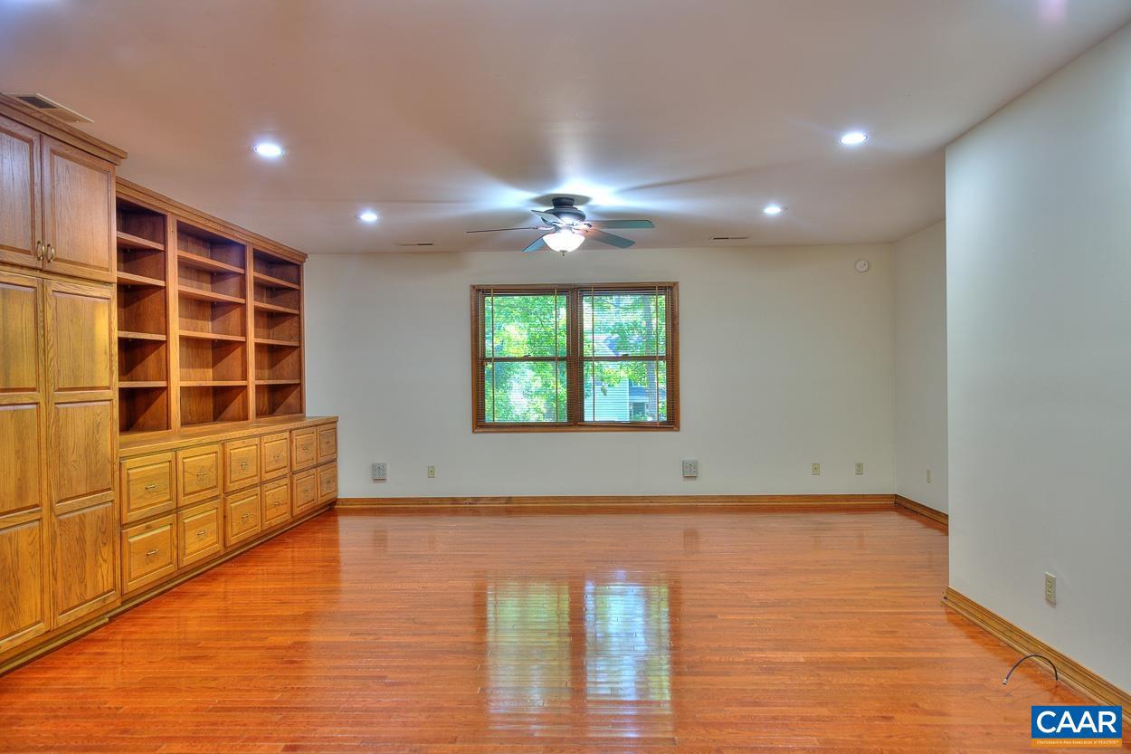 LAKE MONTICELLO - Residential