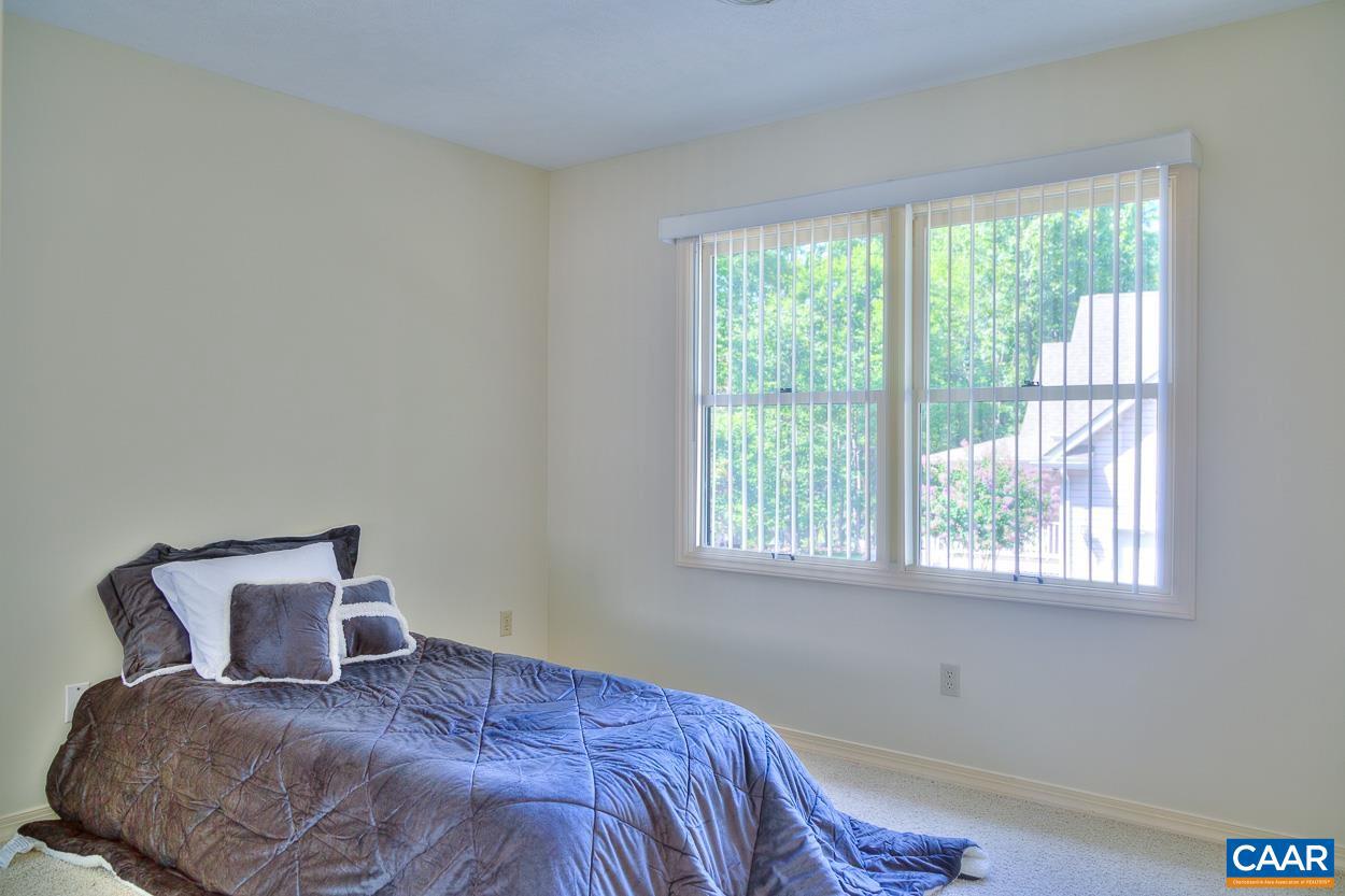 LAKE MONTICELLO - Residential