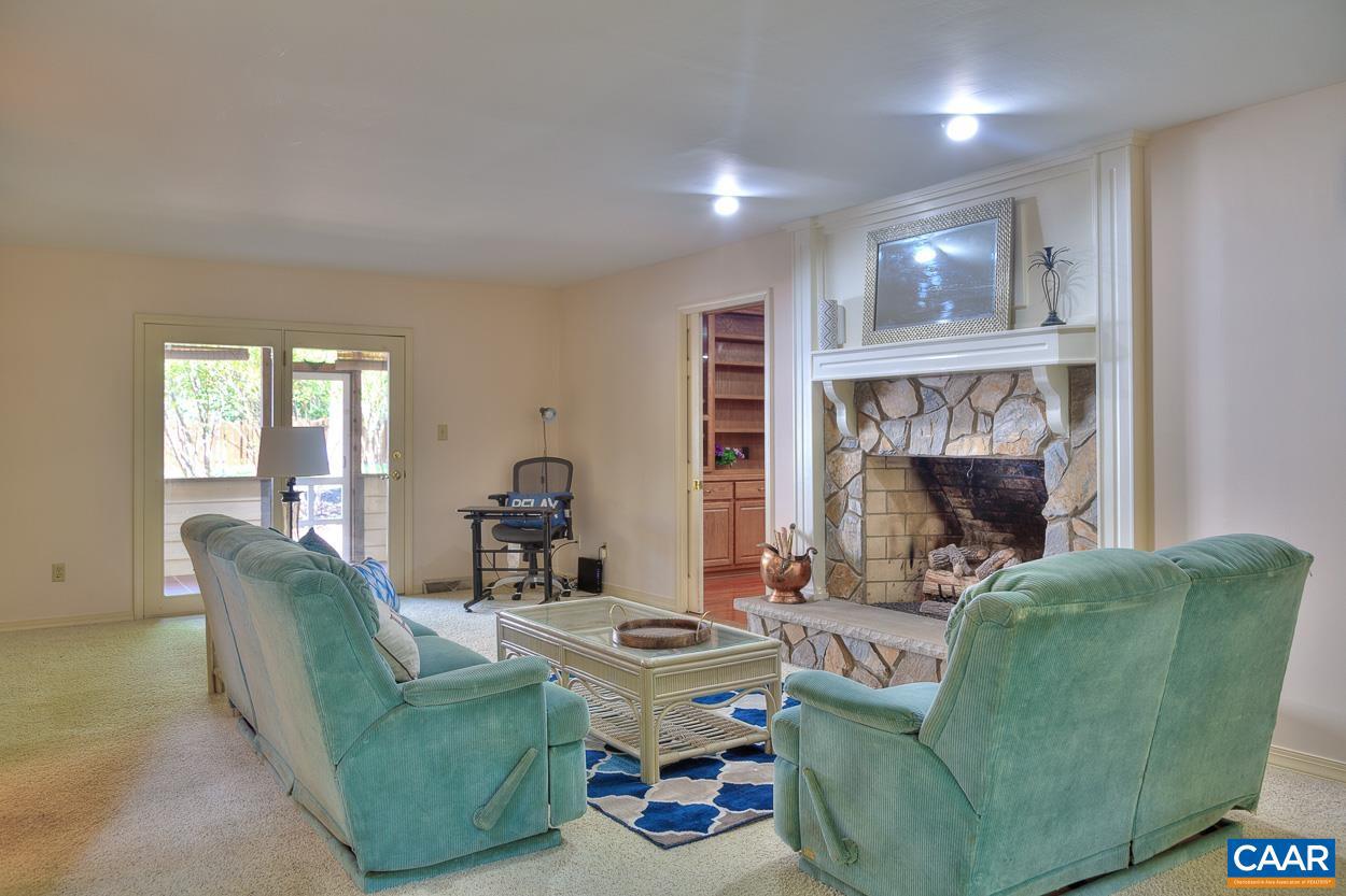 LAKE MONTICELLO - Residential