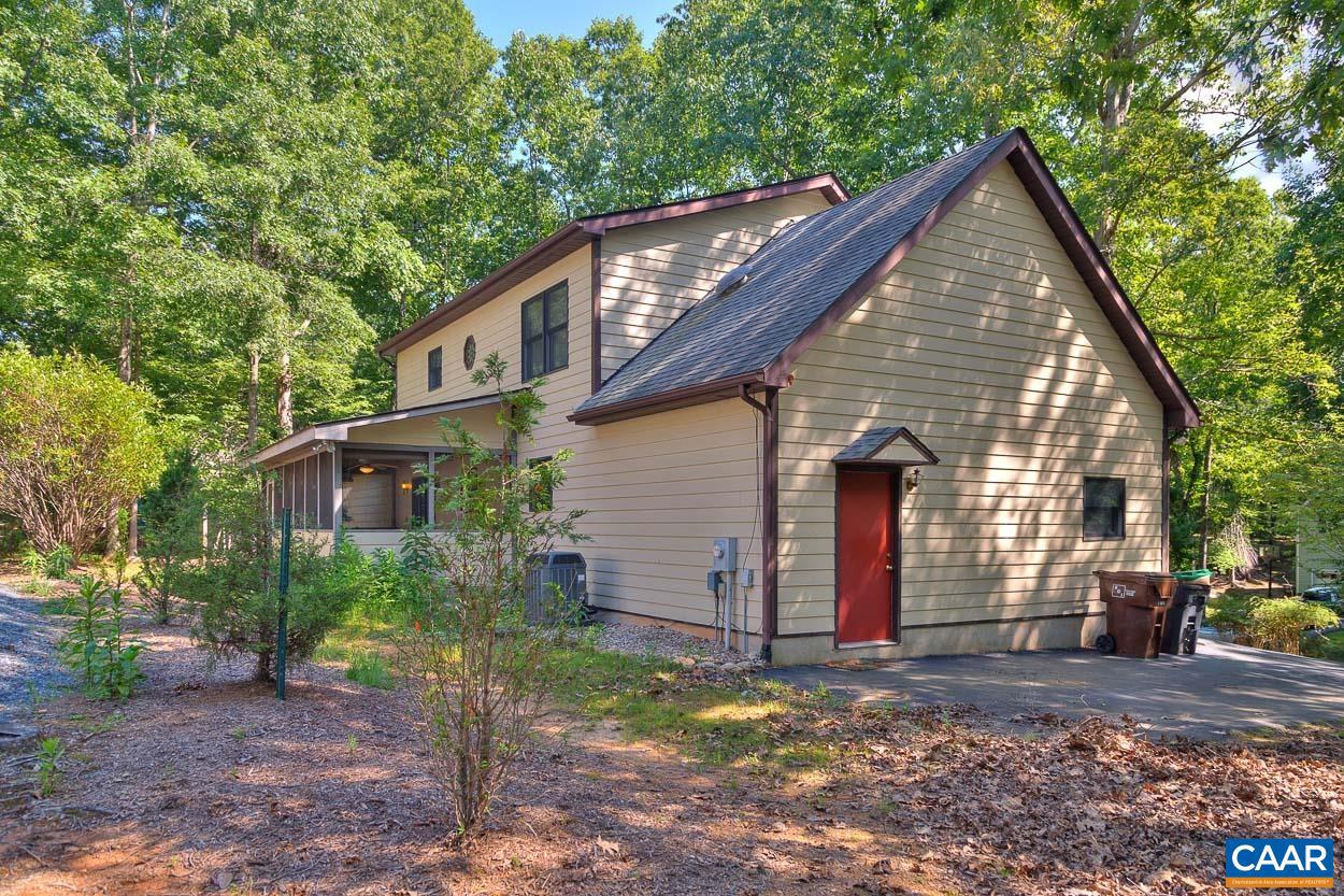 LAKE MONTICELLO - Residential