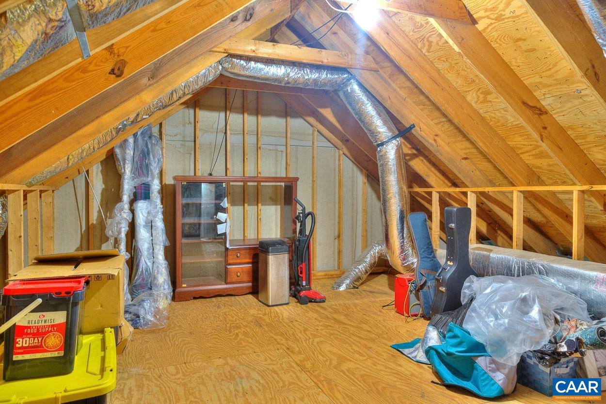 LAKE MONTICELLO - Residential