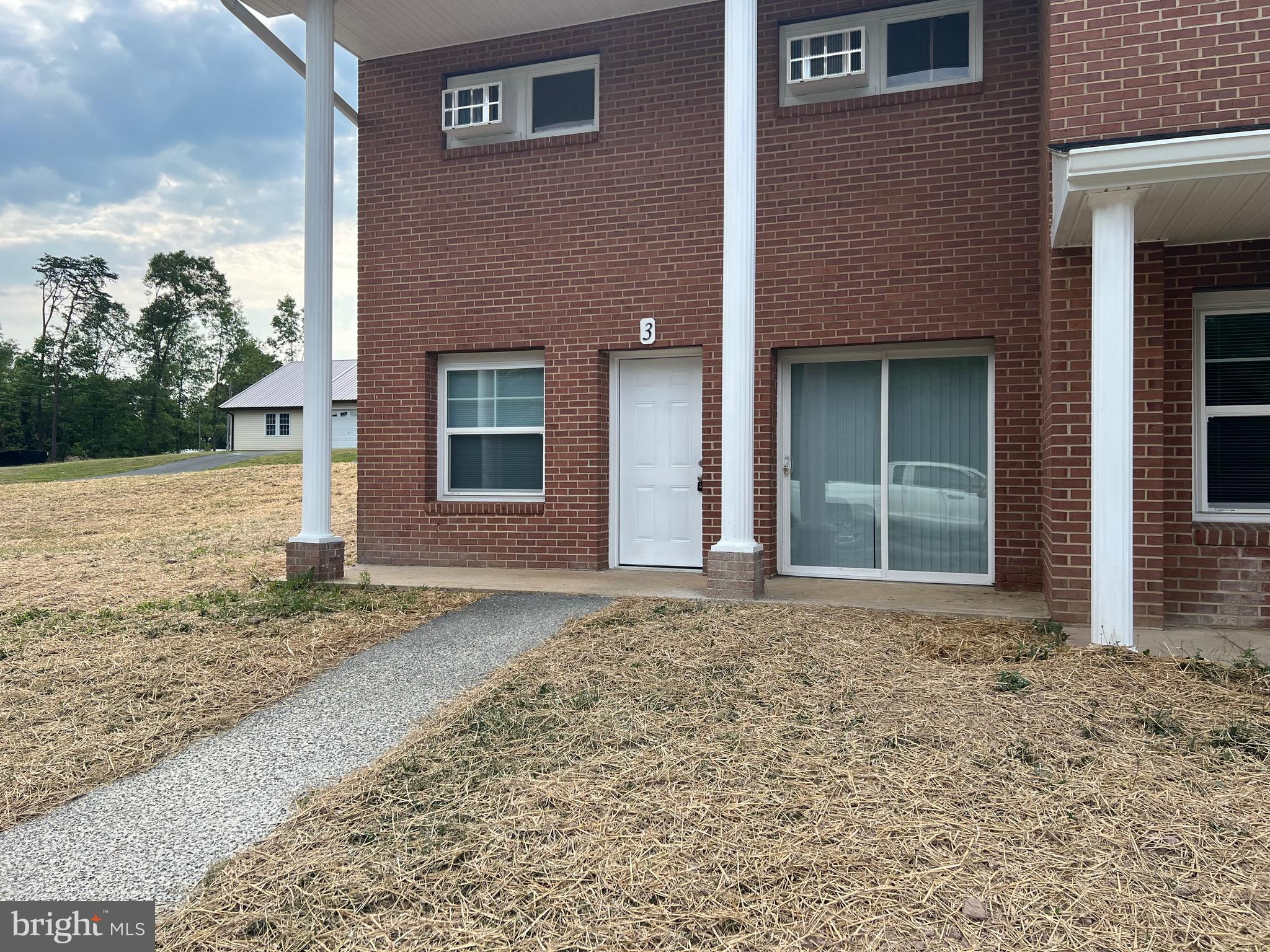 Come check out this quaint little 2 BR 1 BA apartment just on the outskirts of town. This little gem recently had a makeover with new flooring, paint, lighting, and new ownership. Come check this one out before it gets scooped up. Pets allowed with $250.00 non refundable deposit, $50.00 pet rent monthly, max of 2 pets with a 40lb weight limit. Applicants over the age of 18 must complete an application, Only broker applications will be accepted. $40.00 per applicant fee.