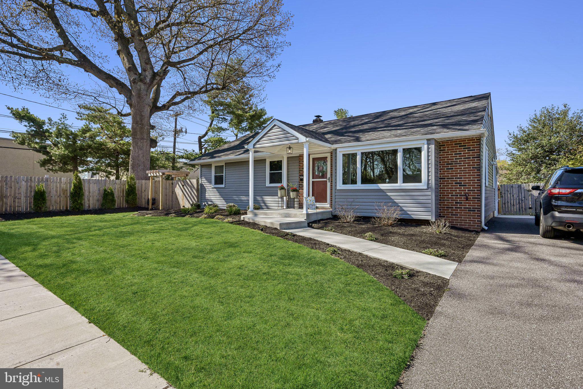 904 GENEVA AVENUE