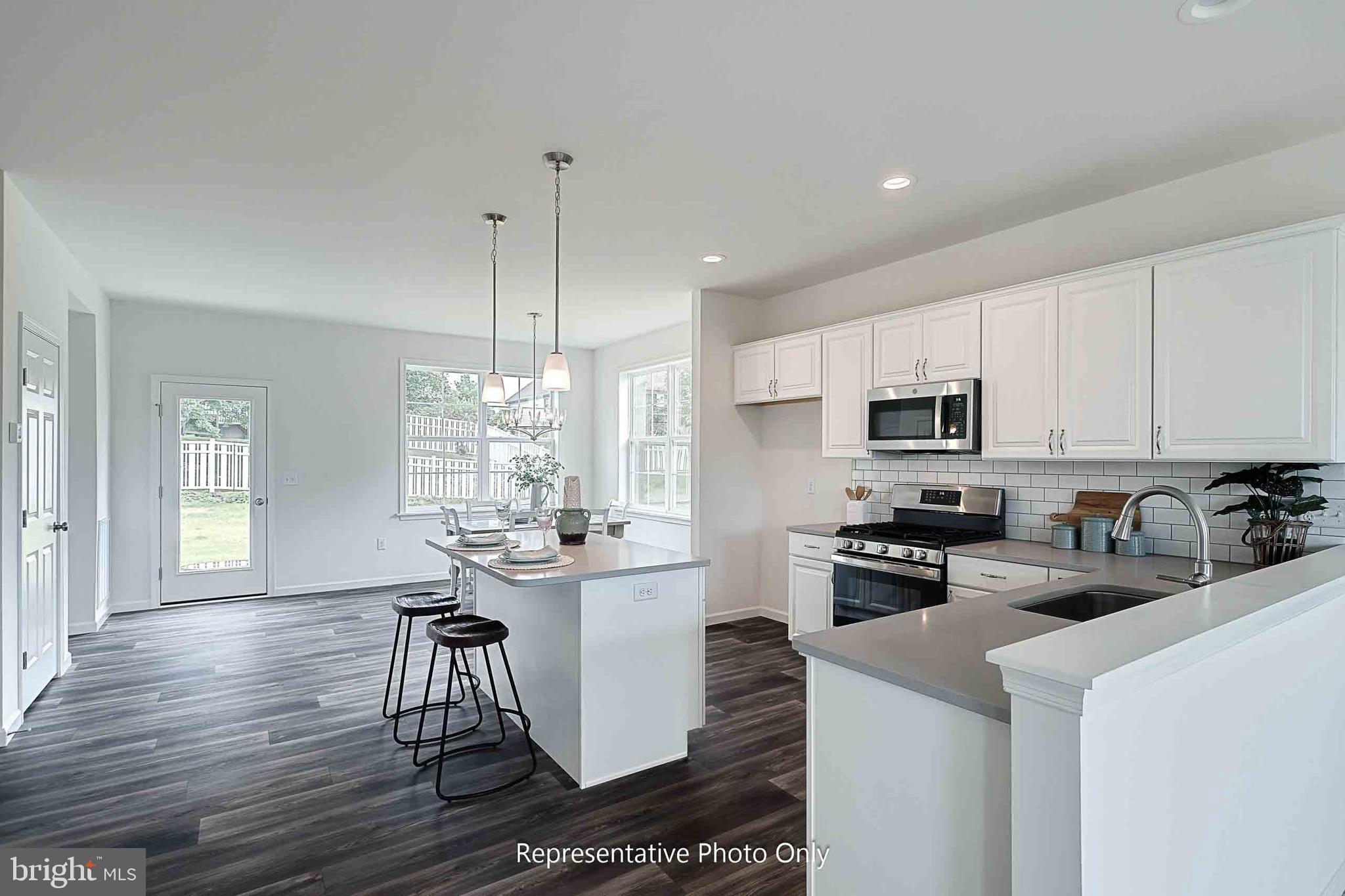 61 GLENN VIEW