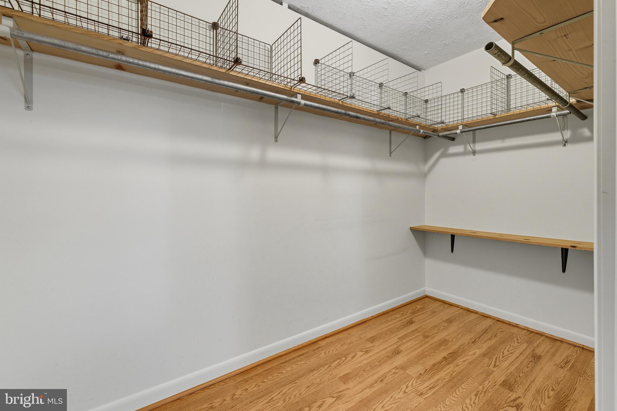 OLD FARMS - Residential