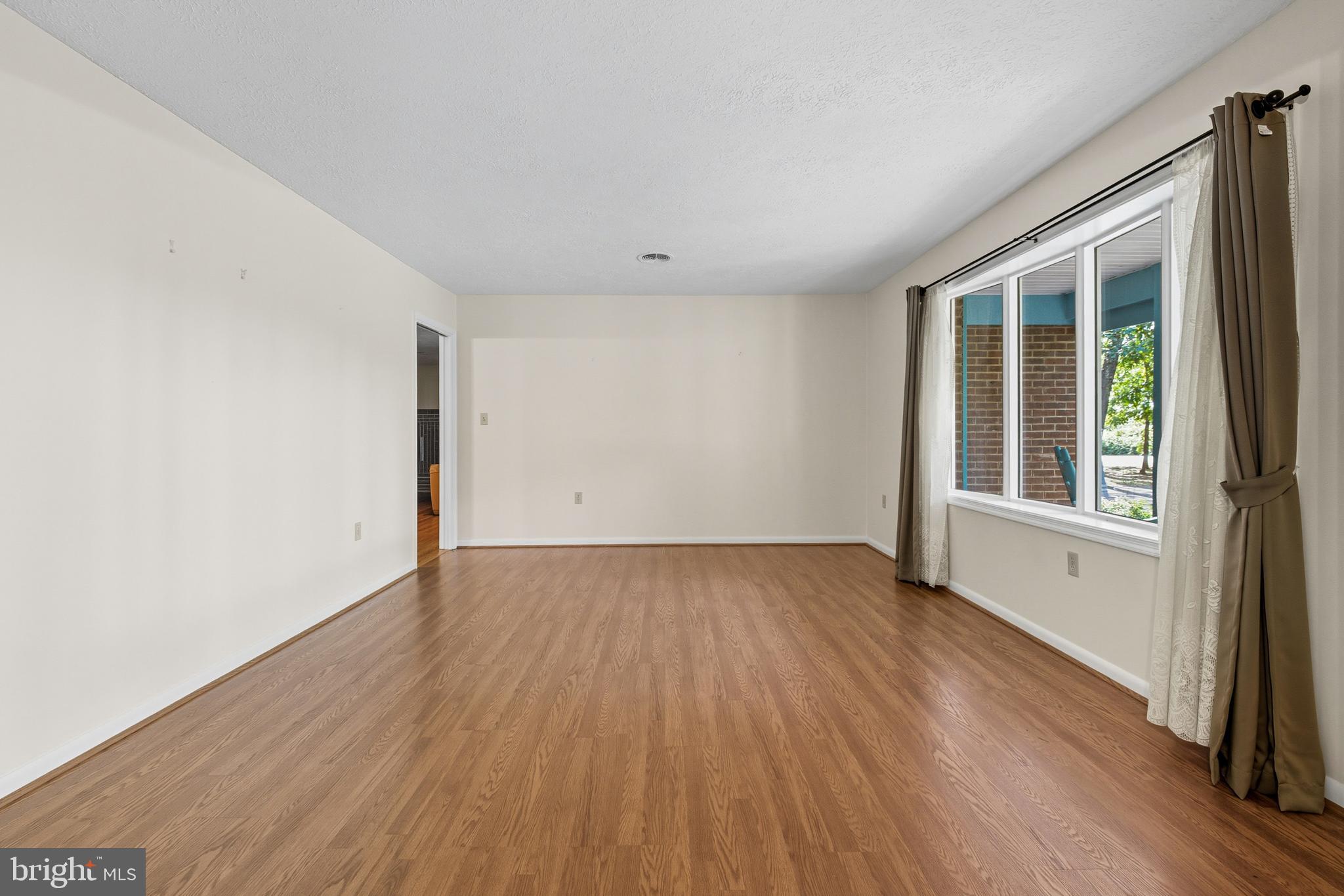 OLD FARMS - Residential