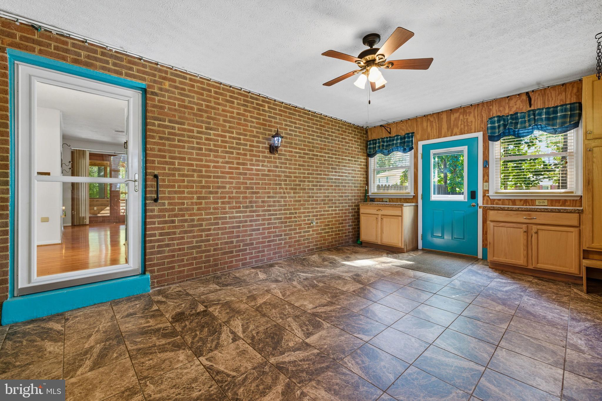 OLD FARMS - Residential