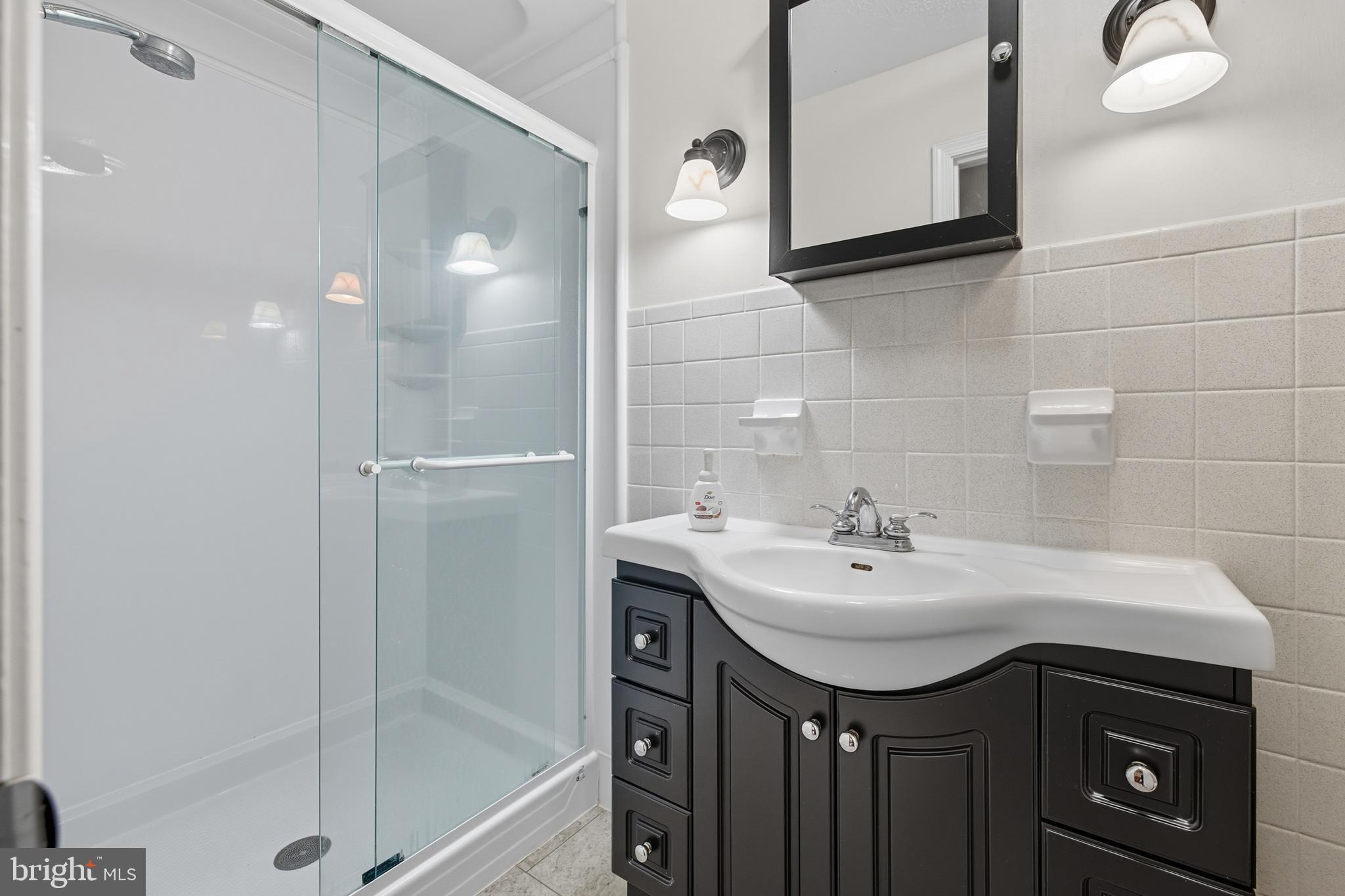 OLD FARMS - Residential