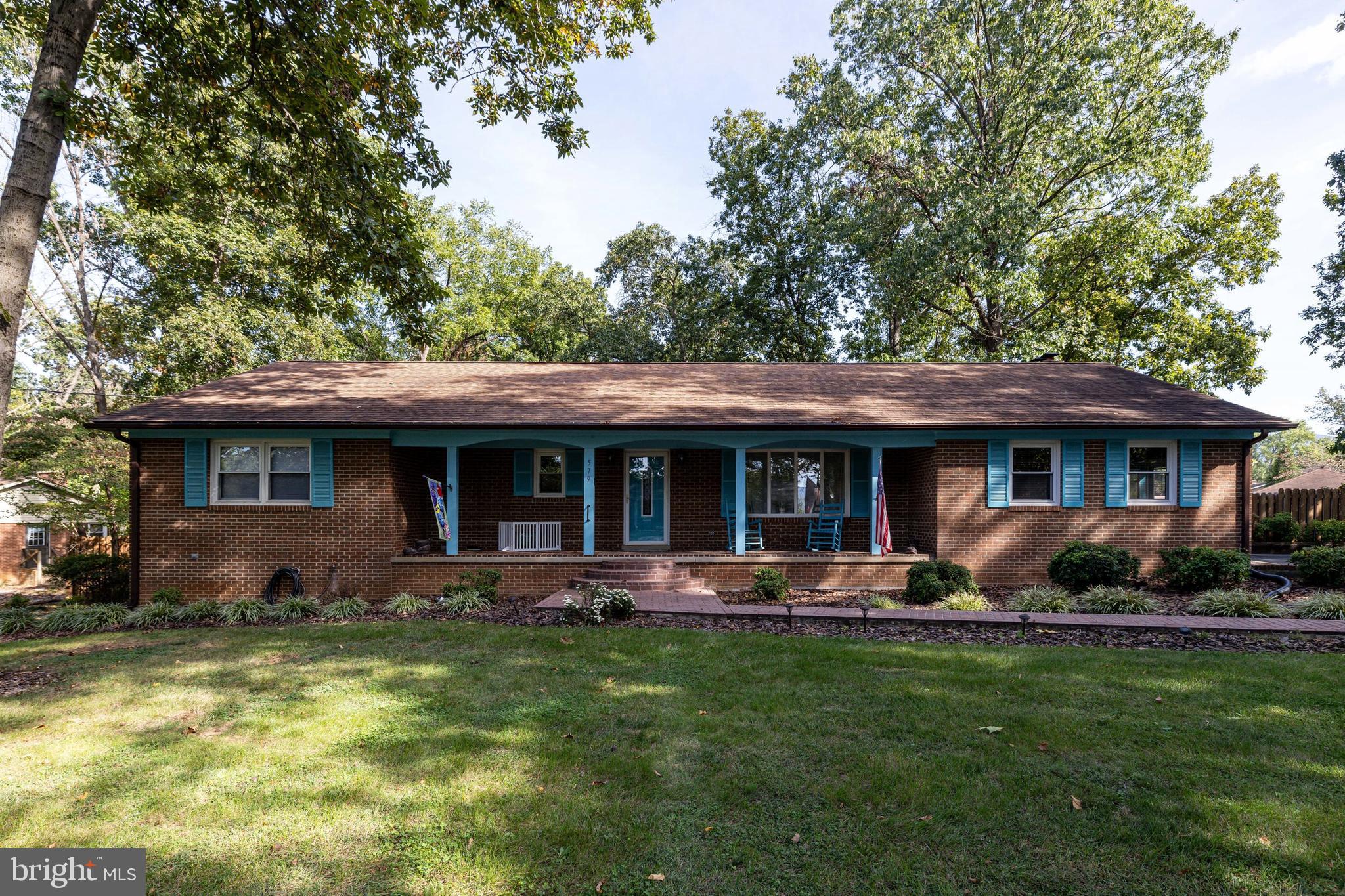 OLD FARMS - Residential