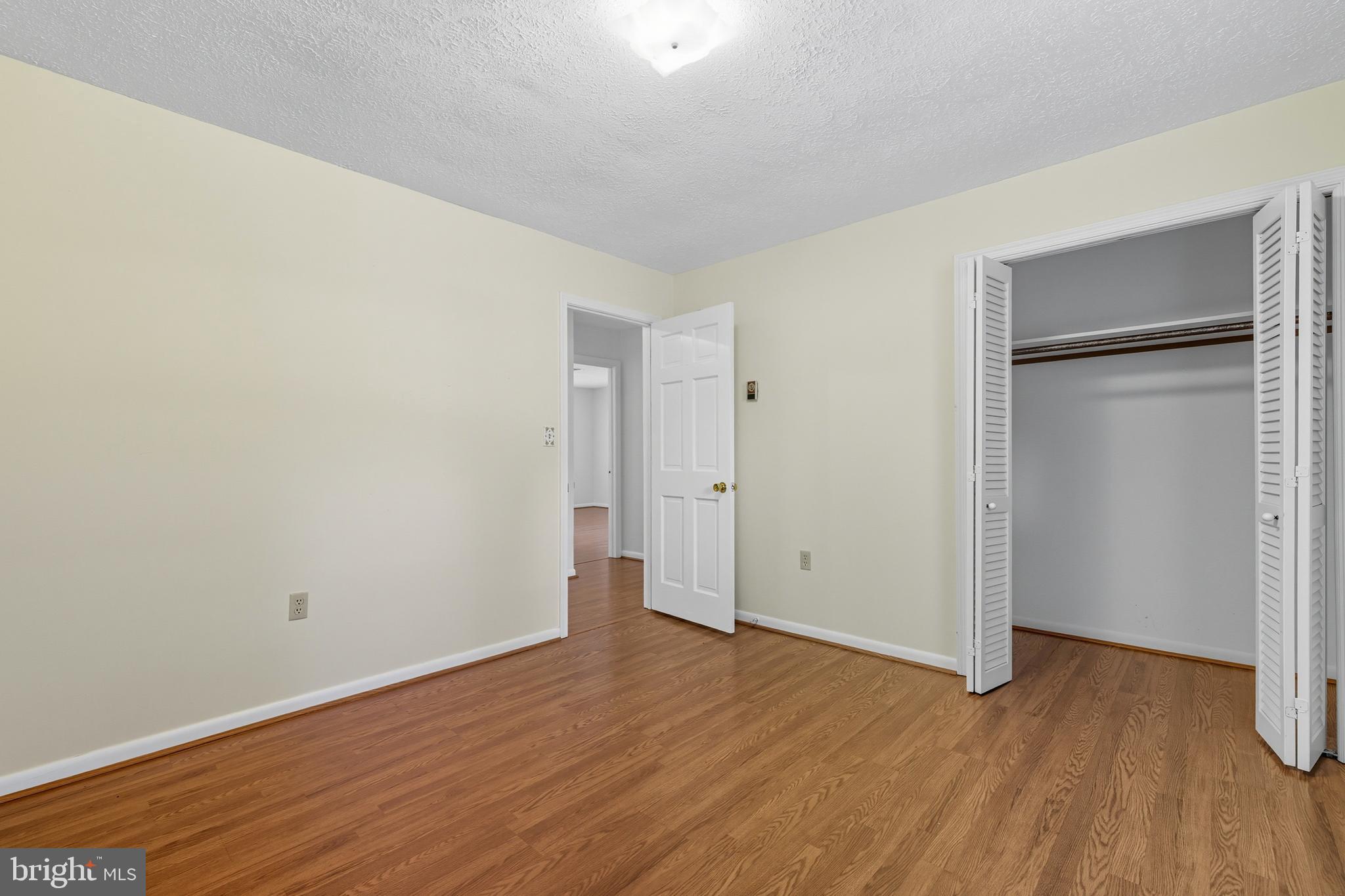 OLD FARMS - Residential