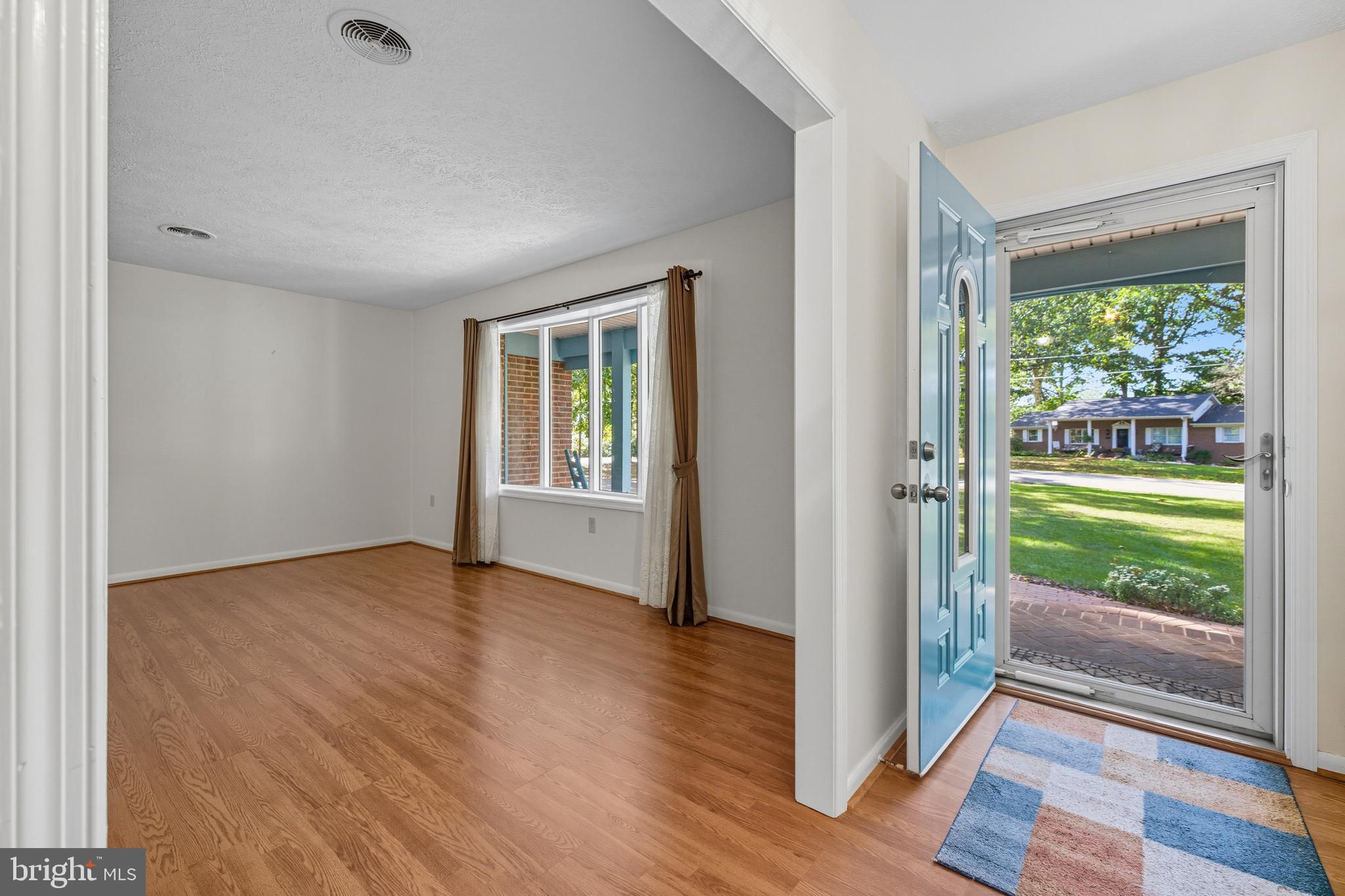 OLD FARMS - Residential