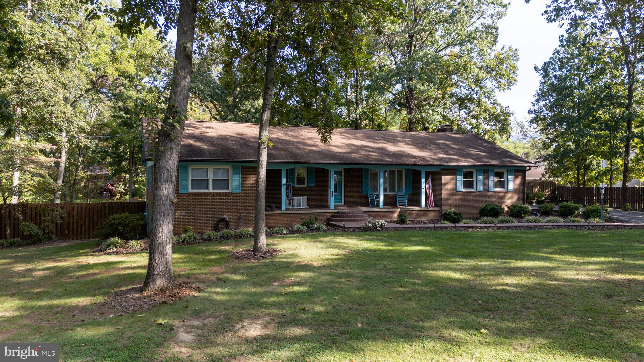 OLD FARMS - Residential