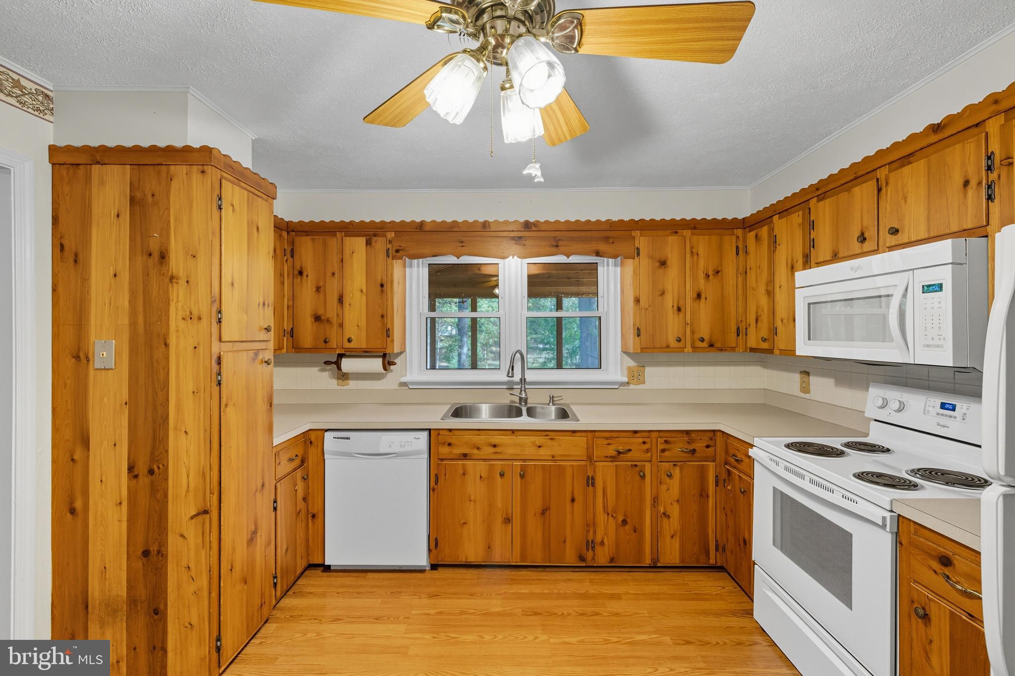 OLD FARMS - Residential