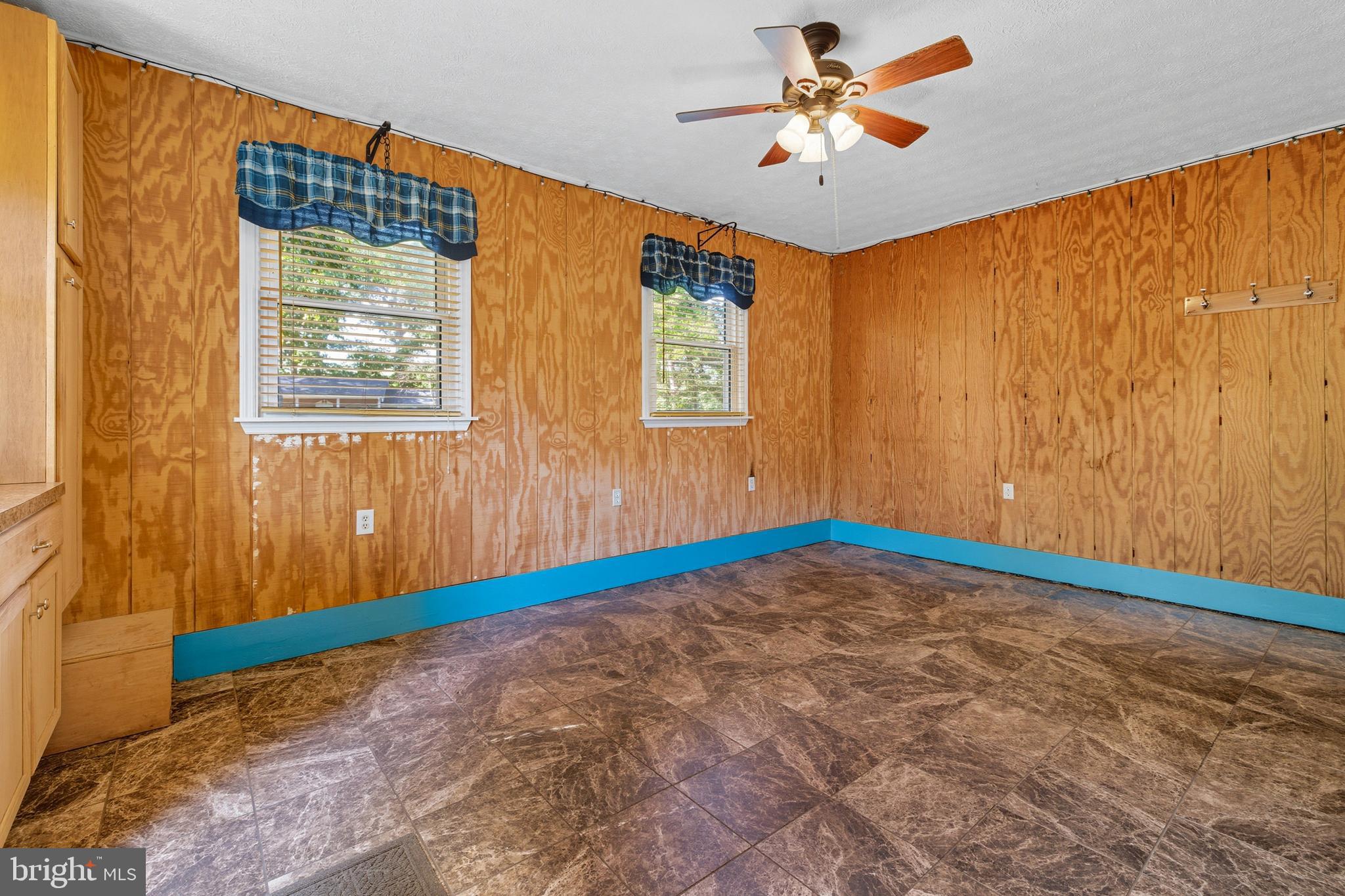 OLD FARMS - Residential