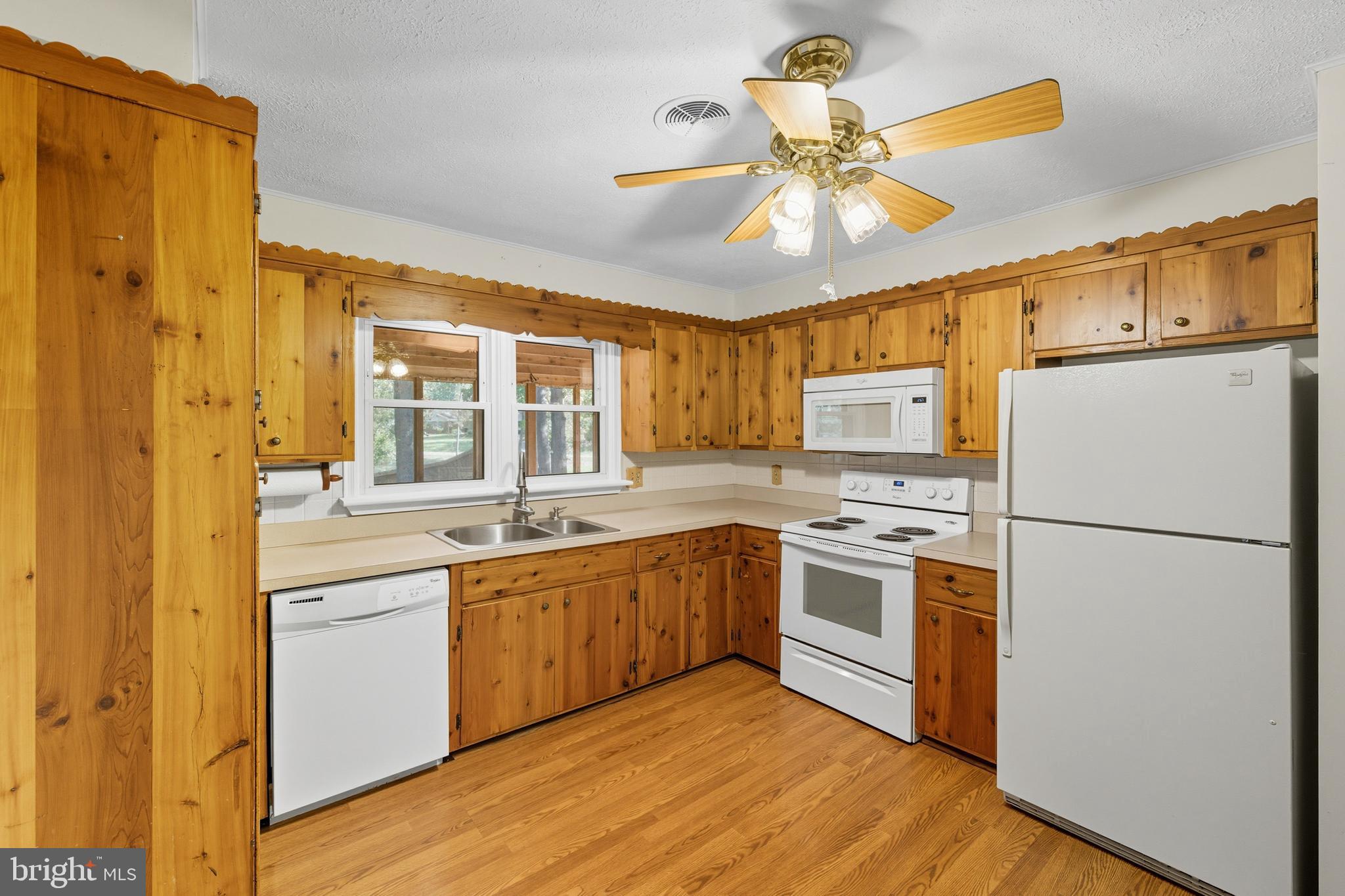 OLD FARMS - Residential