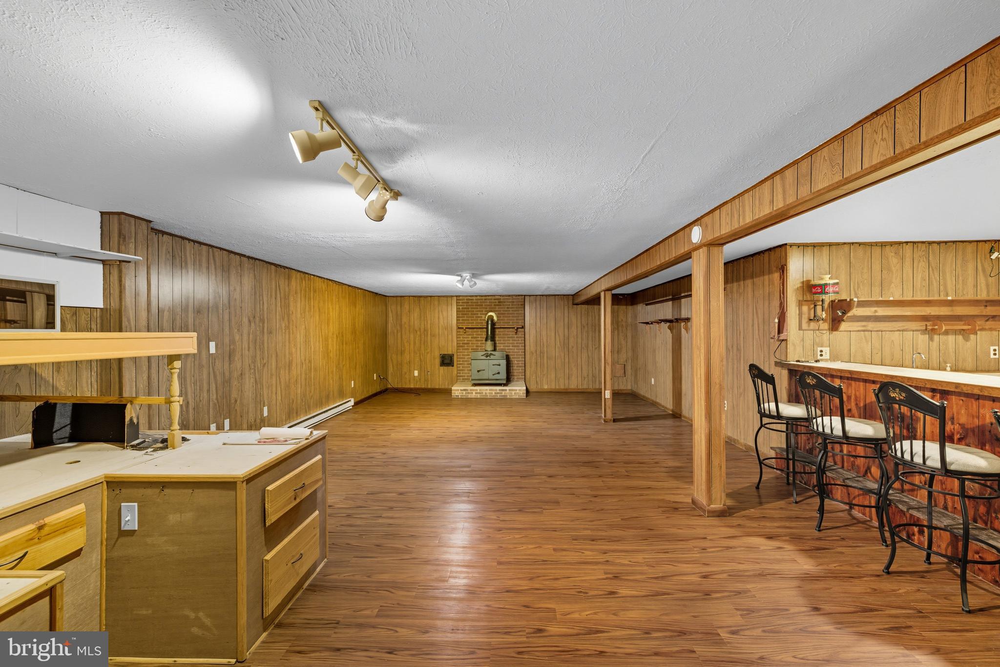 OLD FARMS - Residential