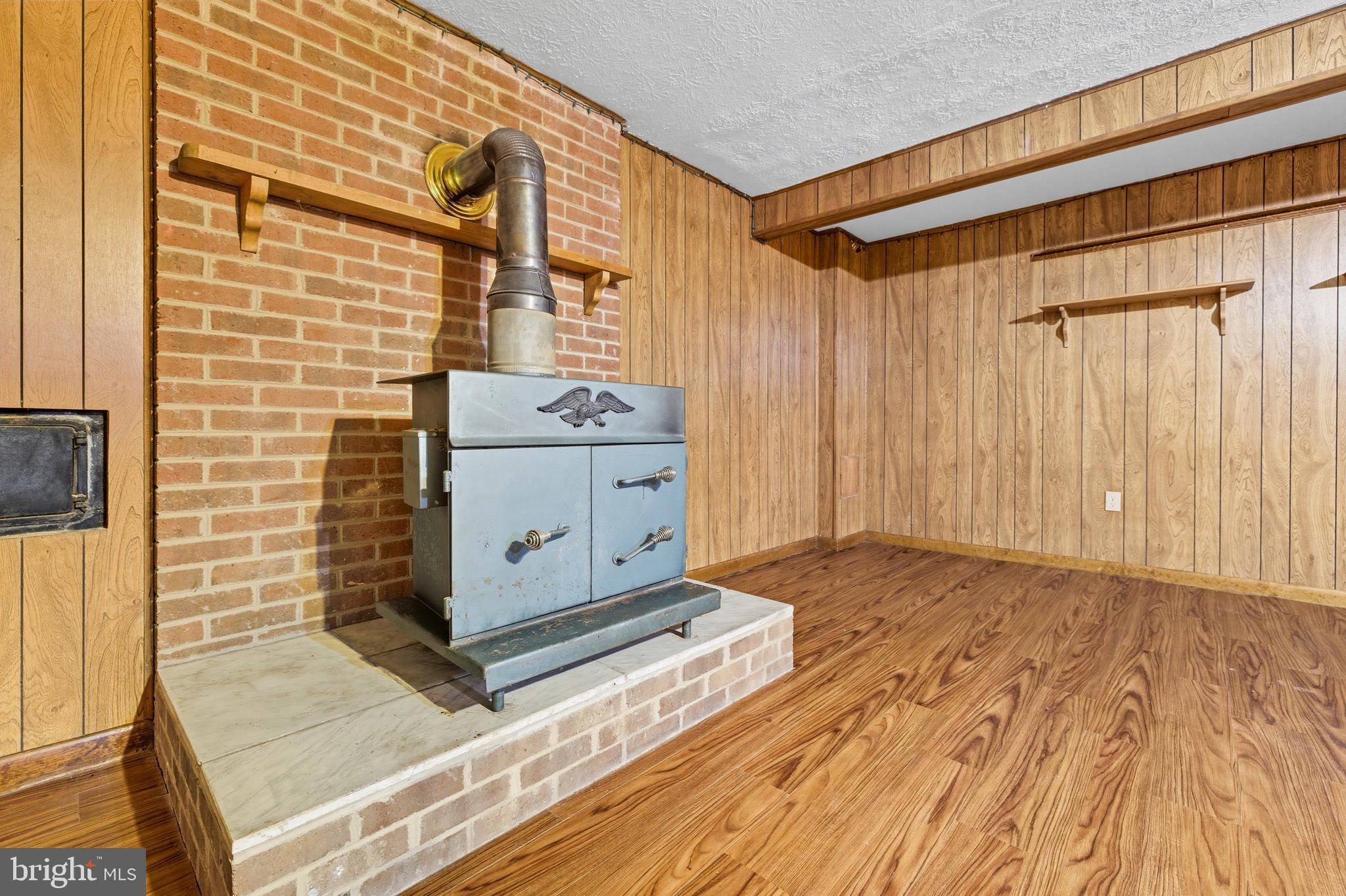 OLD FARMS - Residential