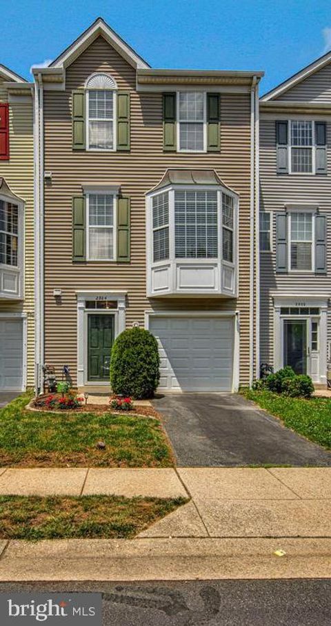 Townhouse For Rent - 2304 Kezey Court<br/> Anne Arundel County, CROFTON, MD 21114