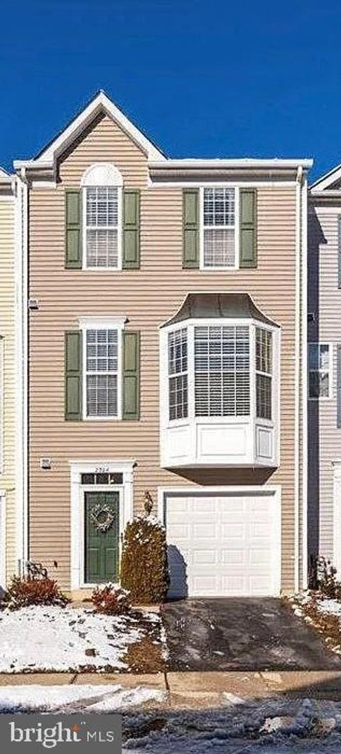 Townhouse For Rent - 2304 Kezey Court<br/> CROFTON, MD 21114