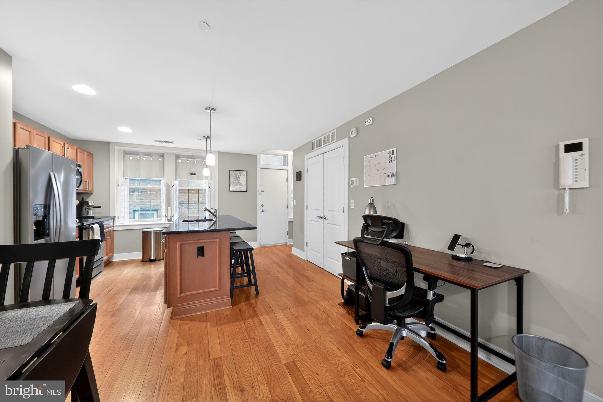 UNIVERSITY CITY - Residential