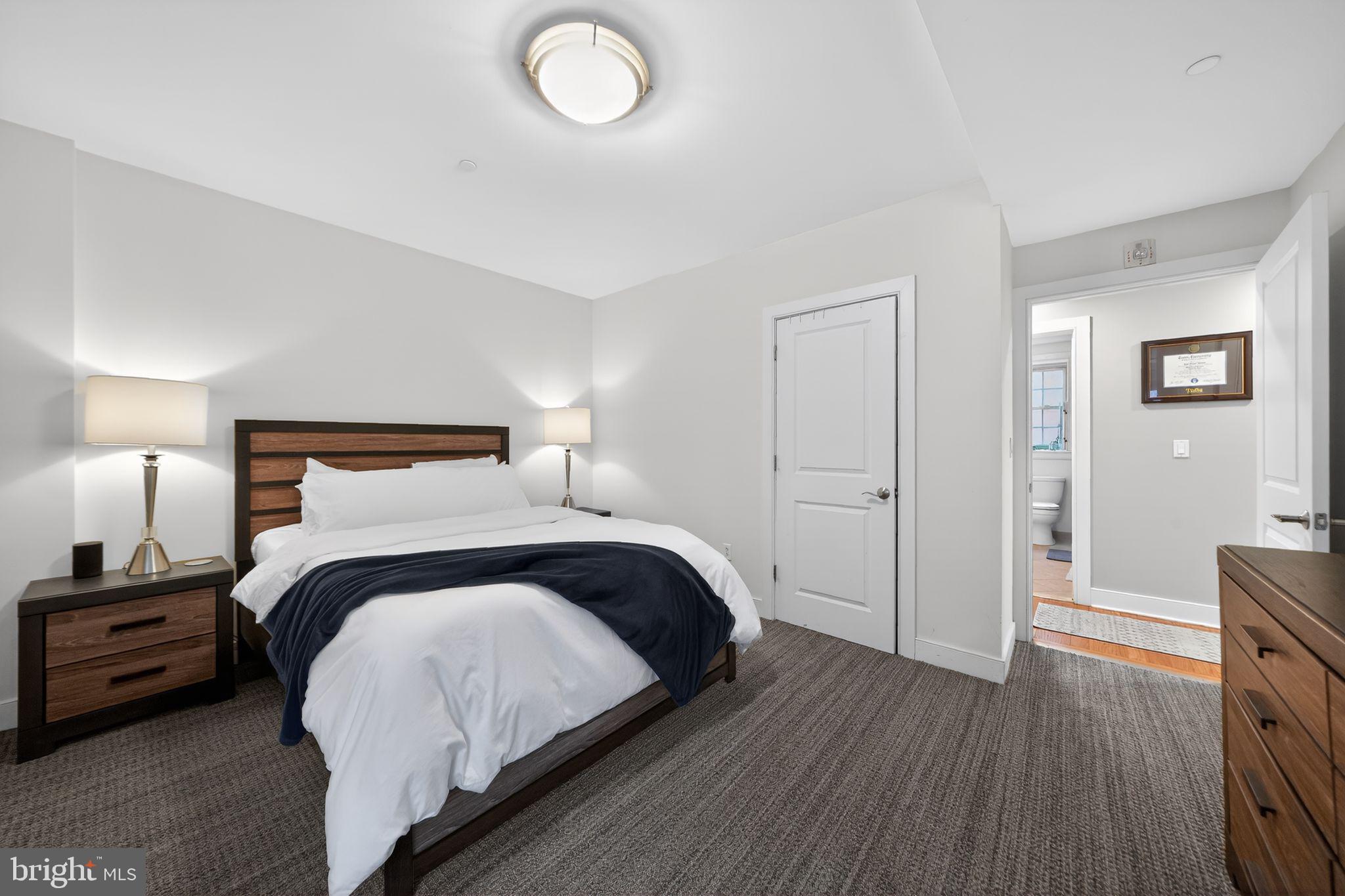 UNIVERSITY CITY - Residential