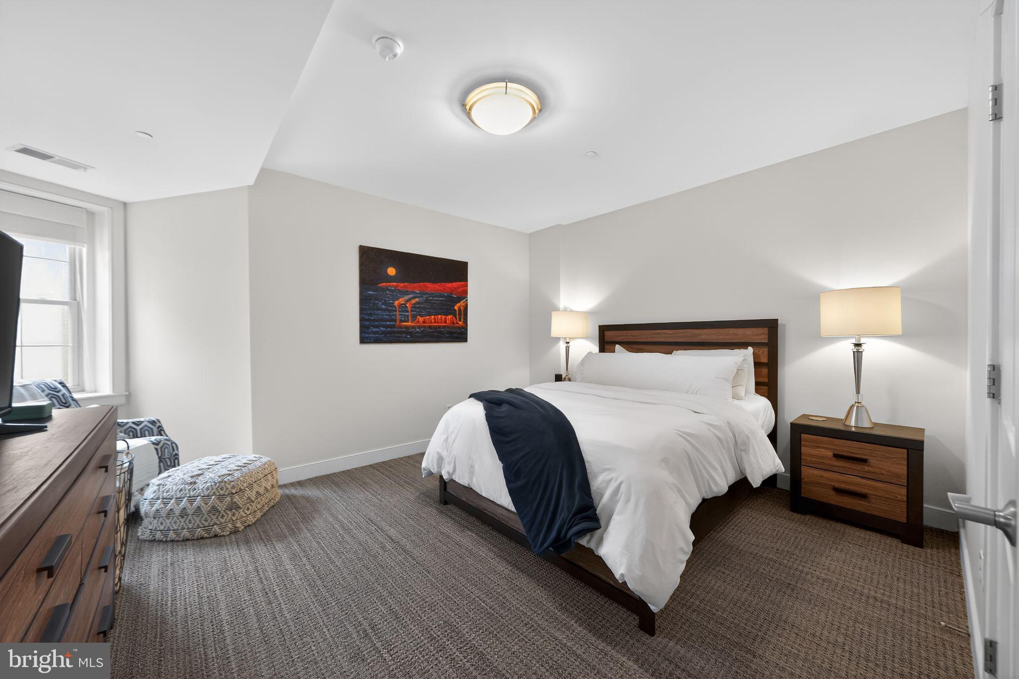 UNIVERSITY CITY - Residential