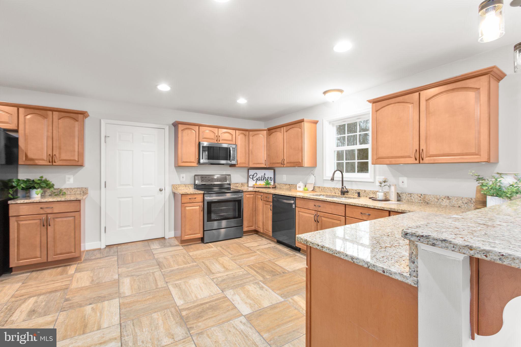 LAKE WILDERNESS - Residential