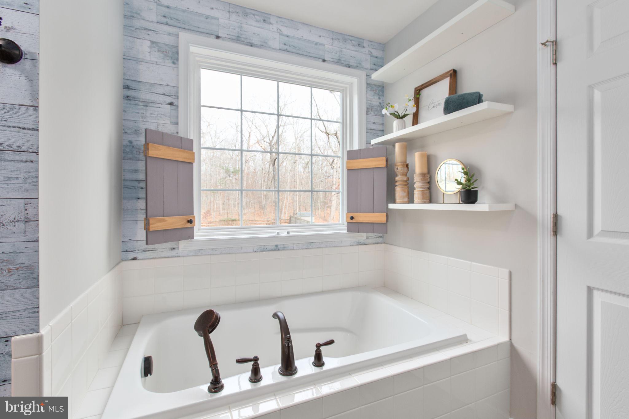 LAKE WILDERNESS - Residential