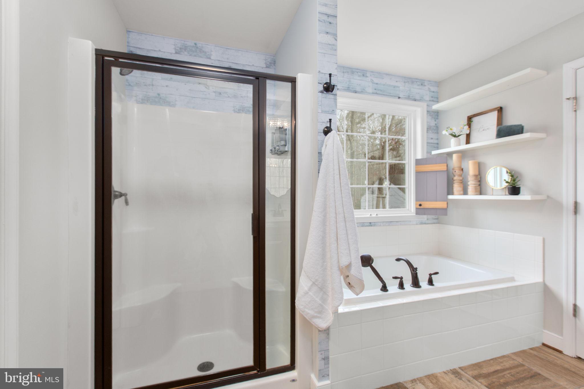 LAKE WILDERNESS - Residential