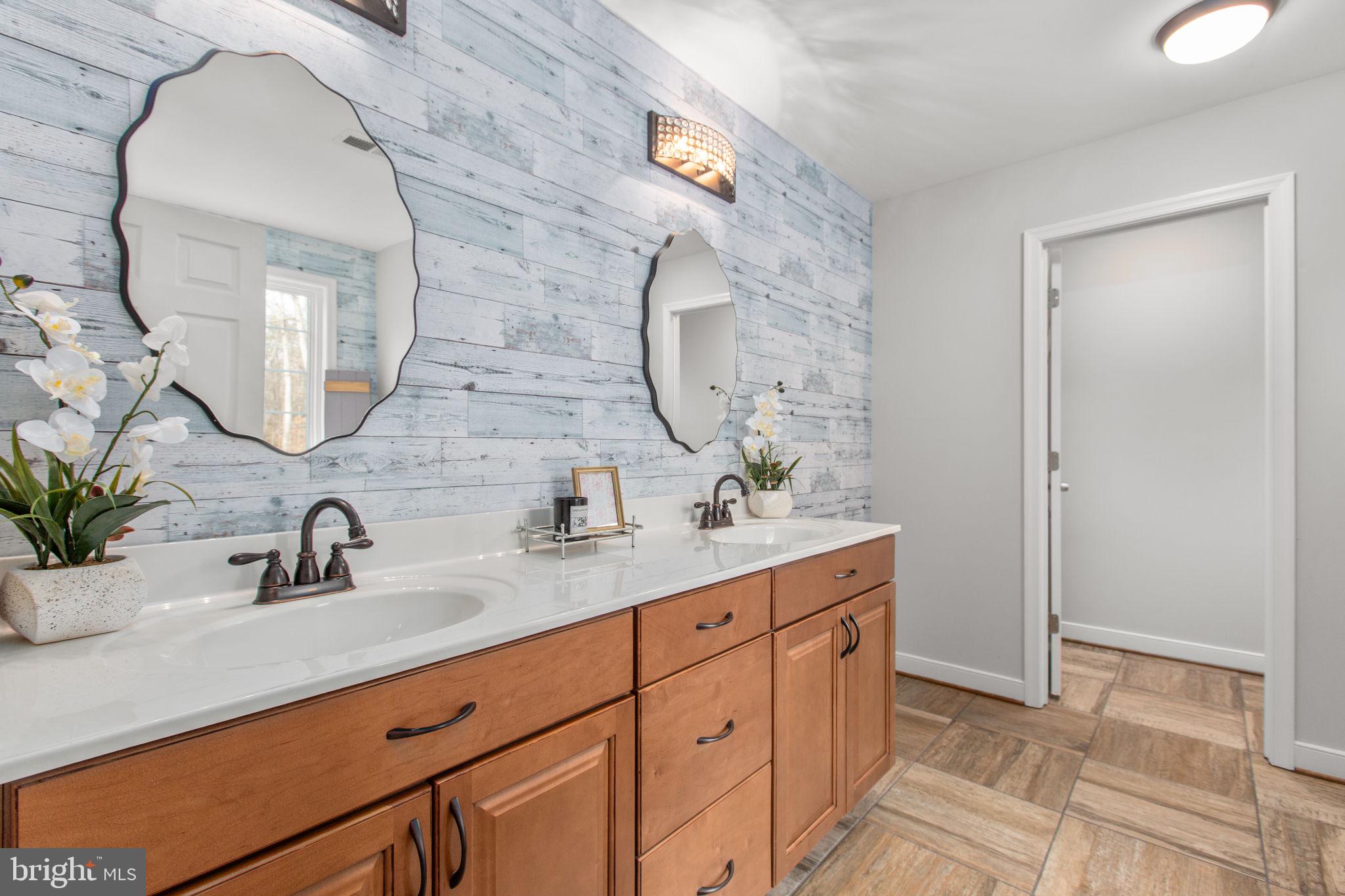 LAKE WILDERNESS - Residential