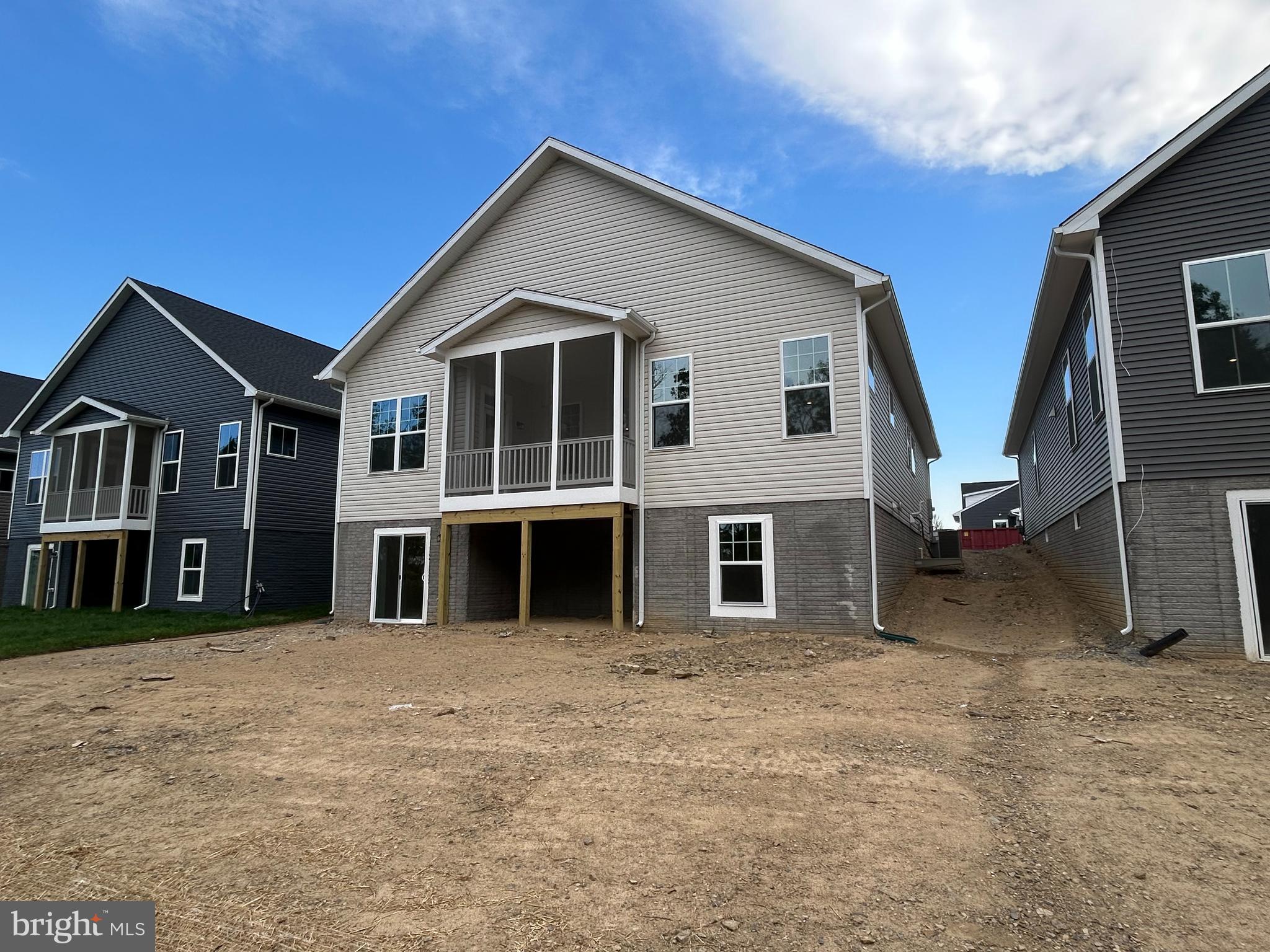 HIATT POINTE AT SNOWDEN BRIDGE - Residential