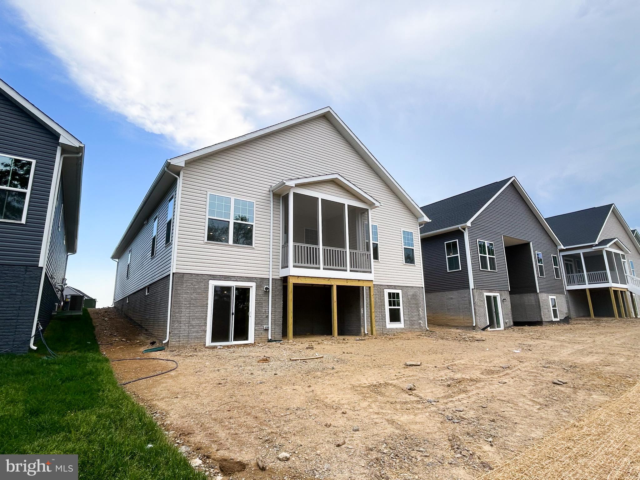 HIATT POINTE AT SNOWDEN BRIDGE - Residential