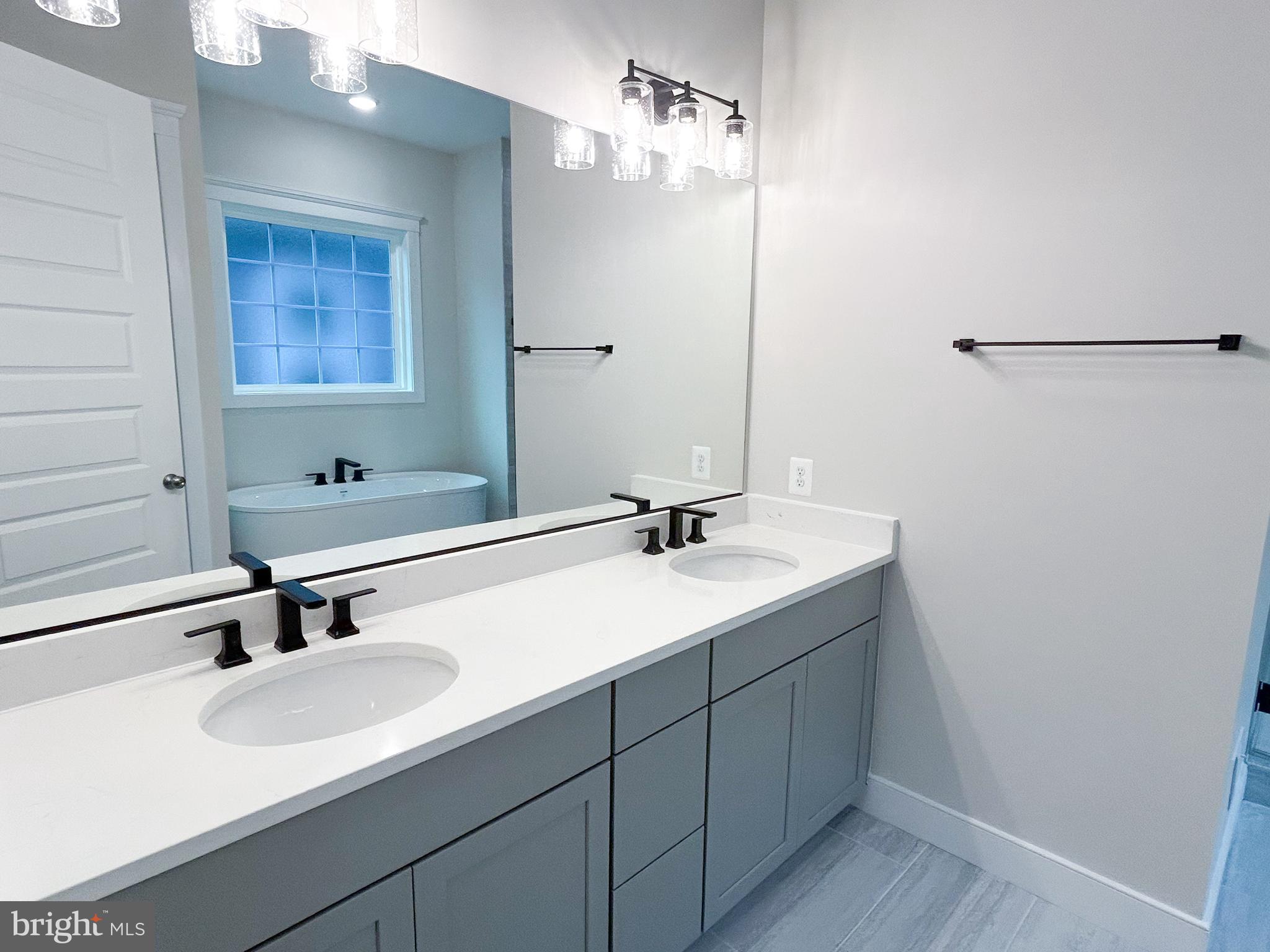 HIATT POINTE AT SNOWDEN BRIDGE - Residential