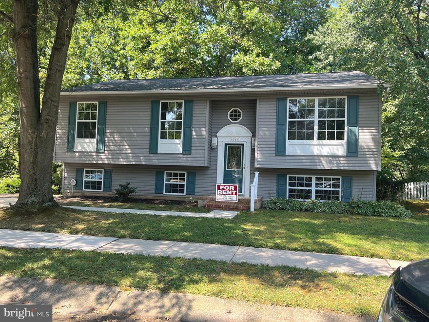 Split foyer located on a quiet cul de ssc.  Main level has 3 bedrooms, hall bath, 1/2 bath in primary bedroom, country kitchen with deck off of dinning area, living room.  Lower level has family room, office space and entrance to back yard.  Ready to move in on  July 1, 2025.  Must have references. No smokers no pets!
