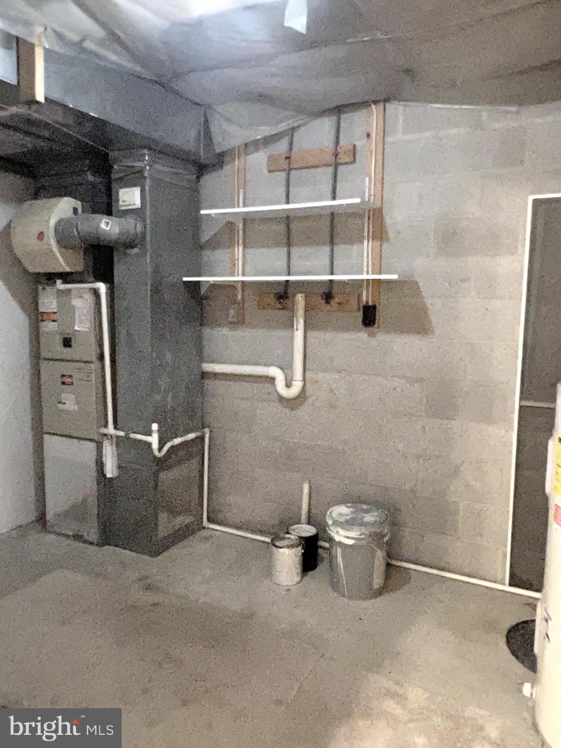 BETSYS WOODS - Residential Lease