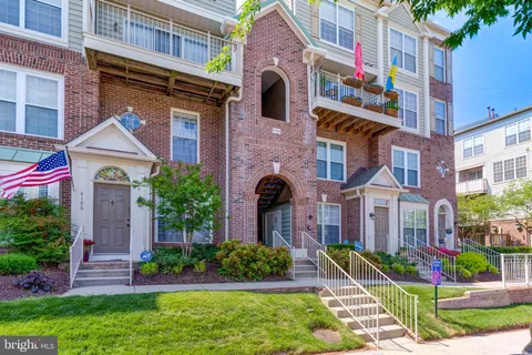 4104 Oxford Lane Unit 304, Fairfax, VA MLS: VAFC2006230
