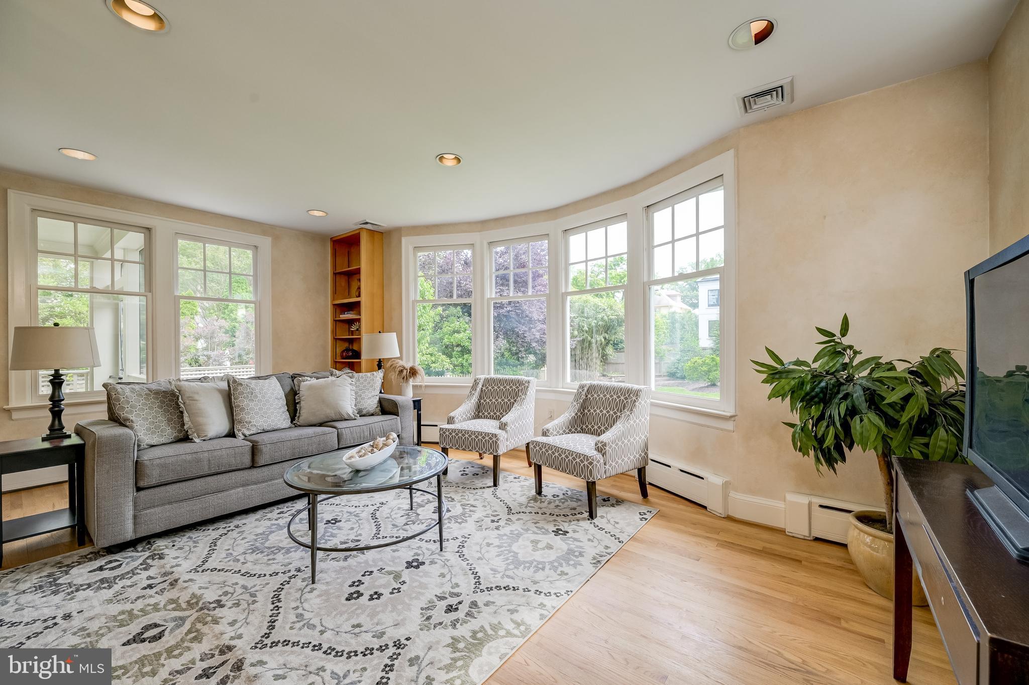 CHEVY CHASE - Residential