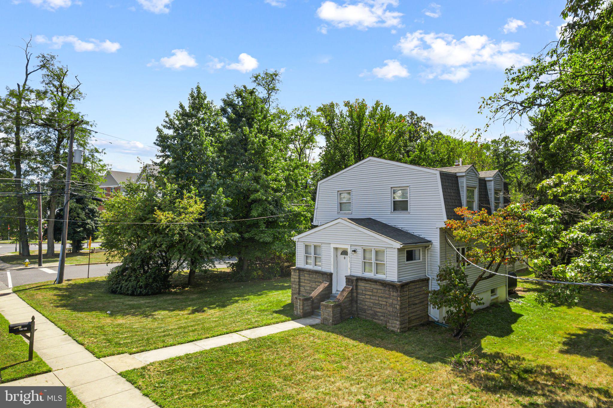 1615 CHAPEL AVENUE W