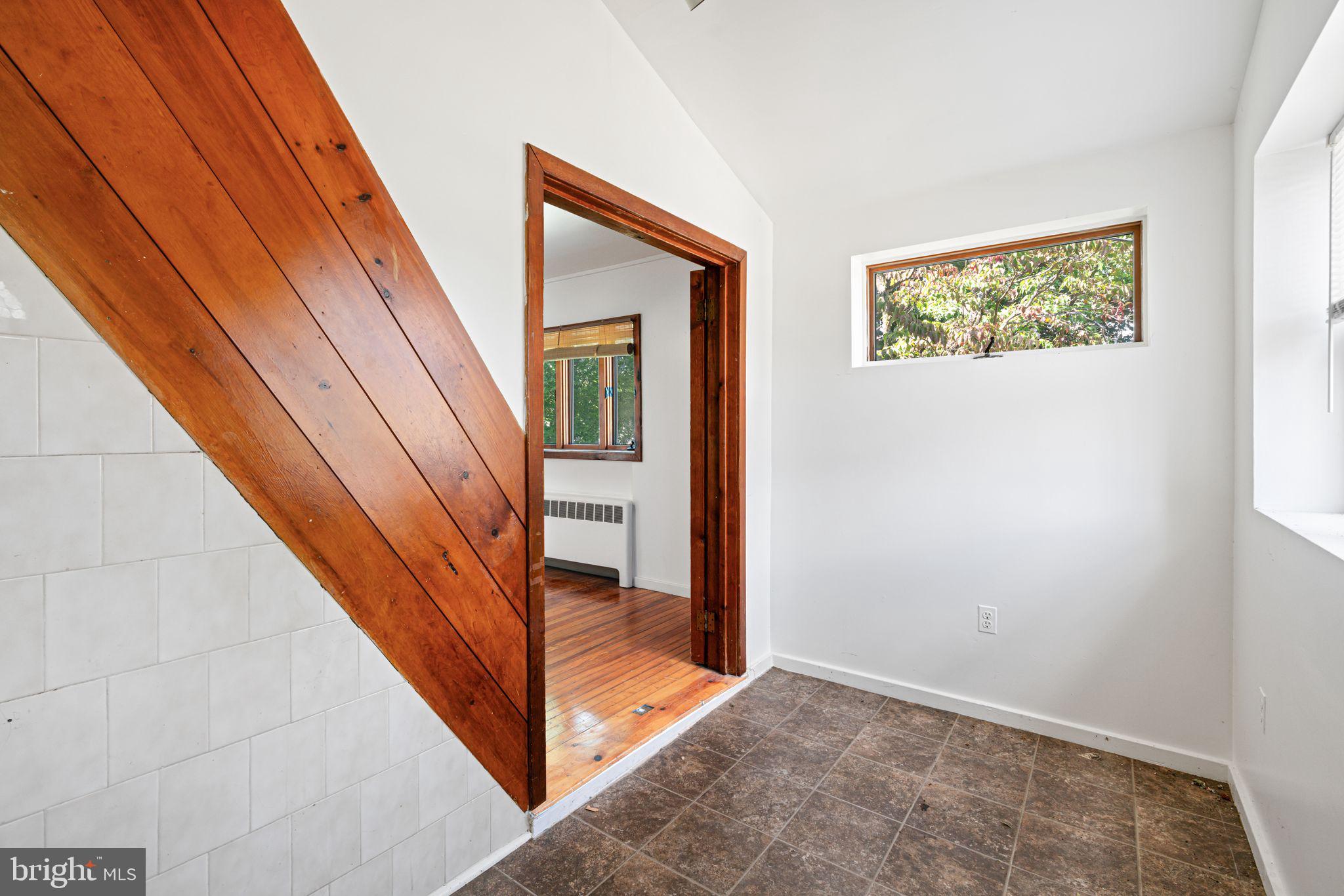 1615 CHAPEL AVENUE W