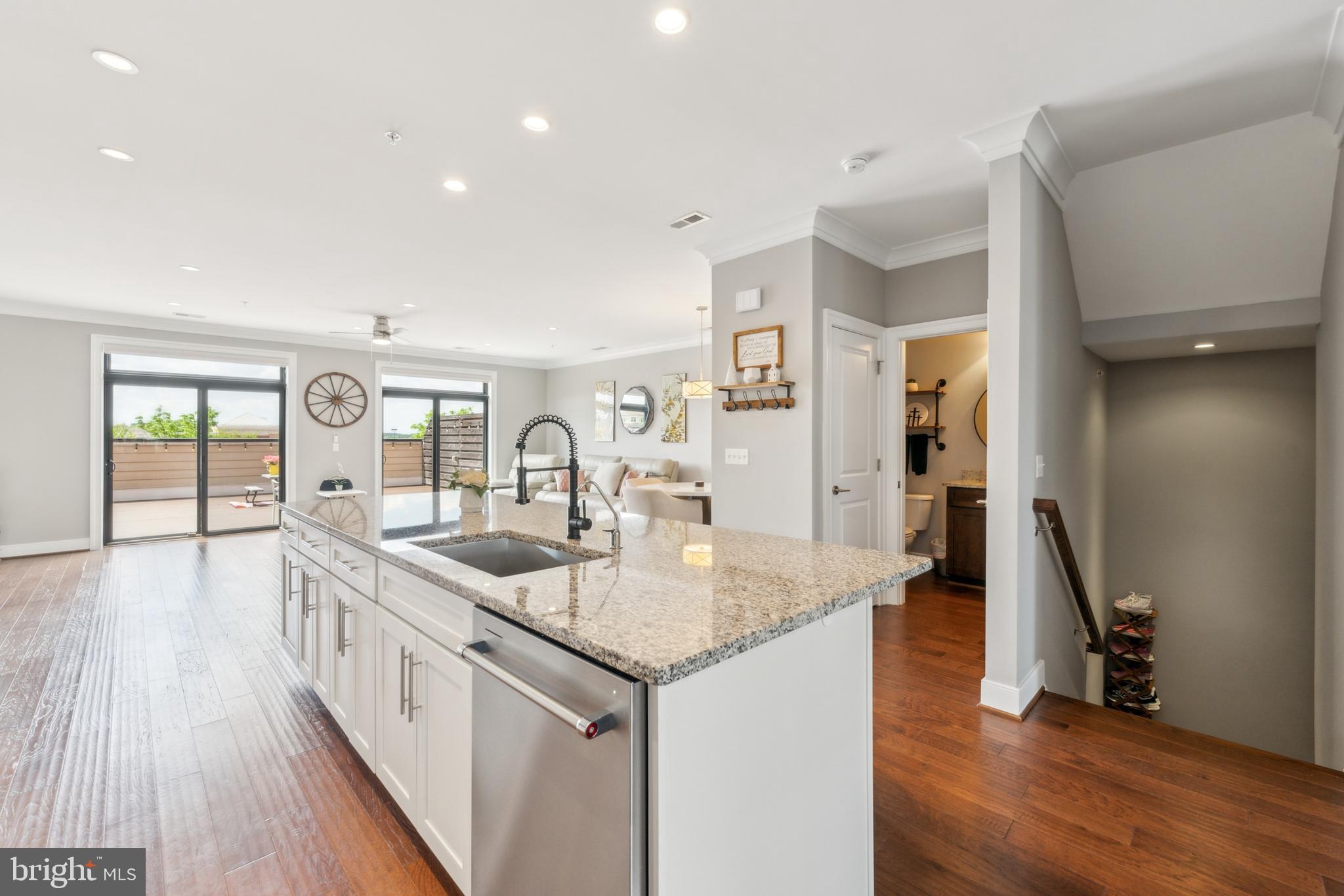 43539 MICHIGAN SQUARE