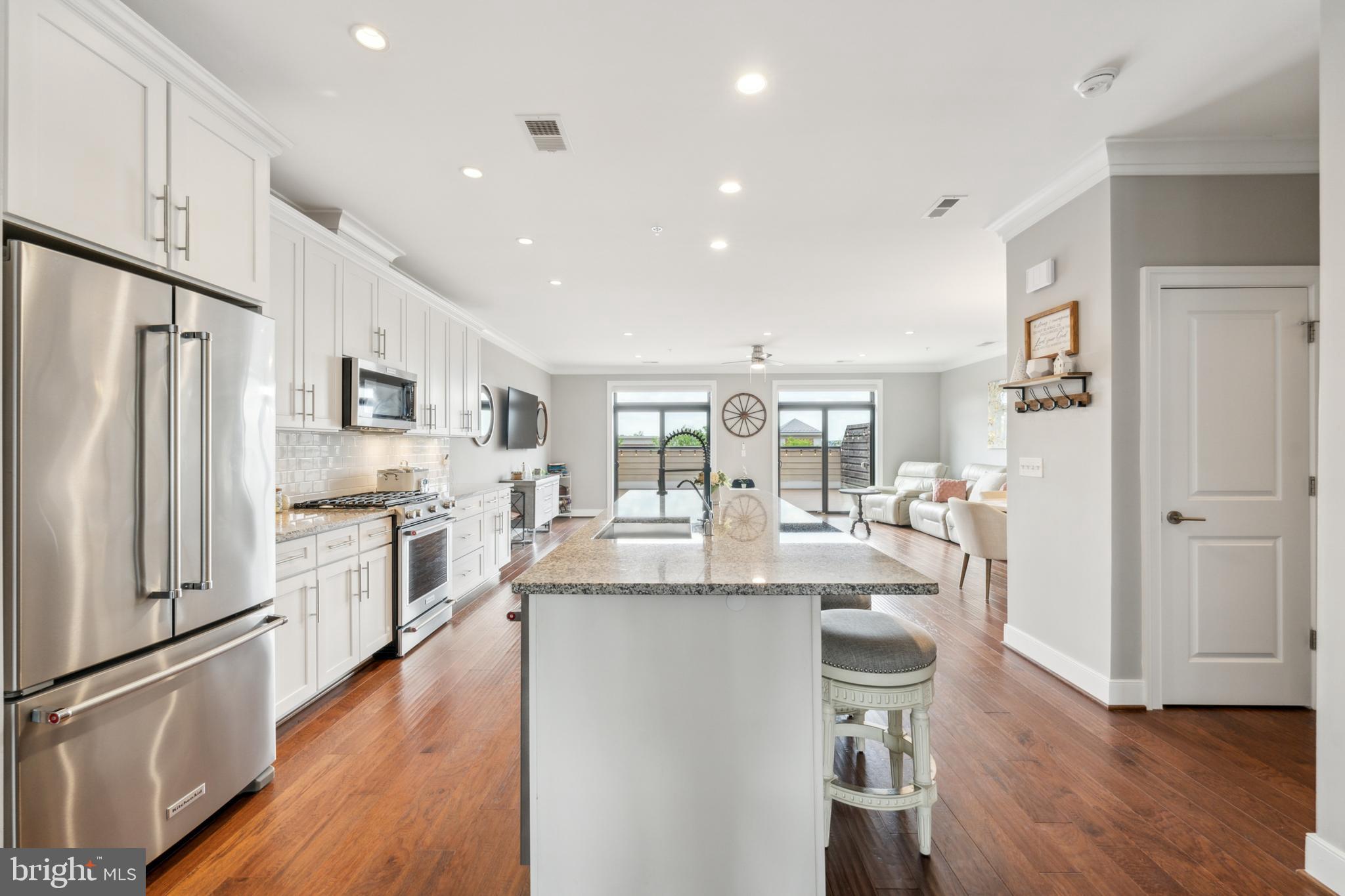 43539 MICHIGAN SQUARE