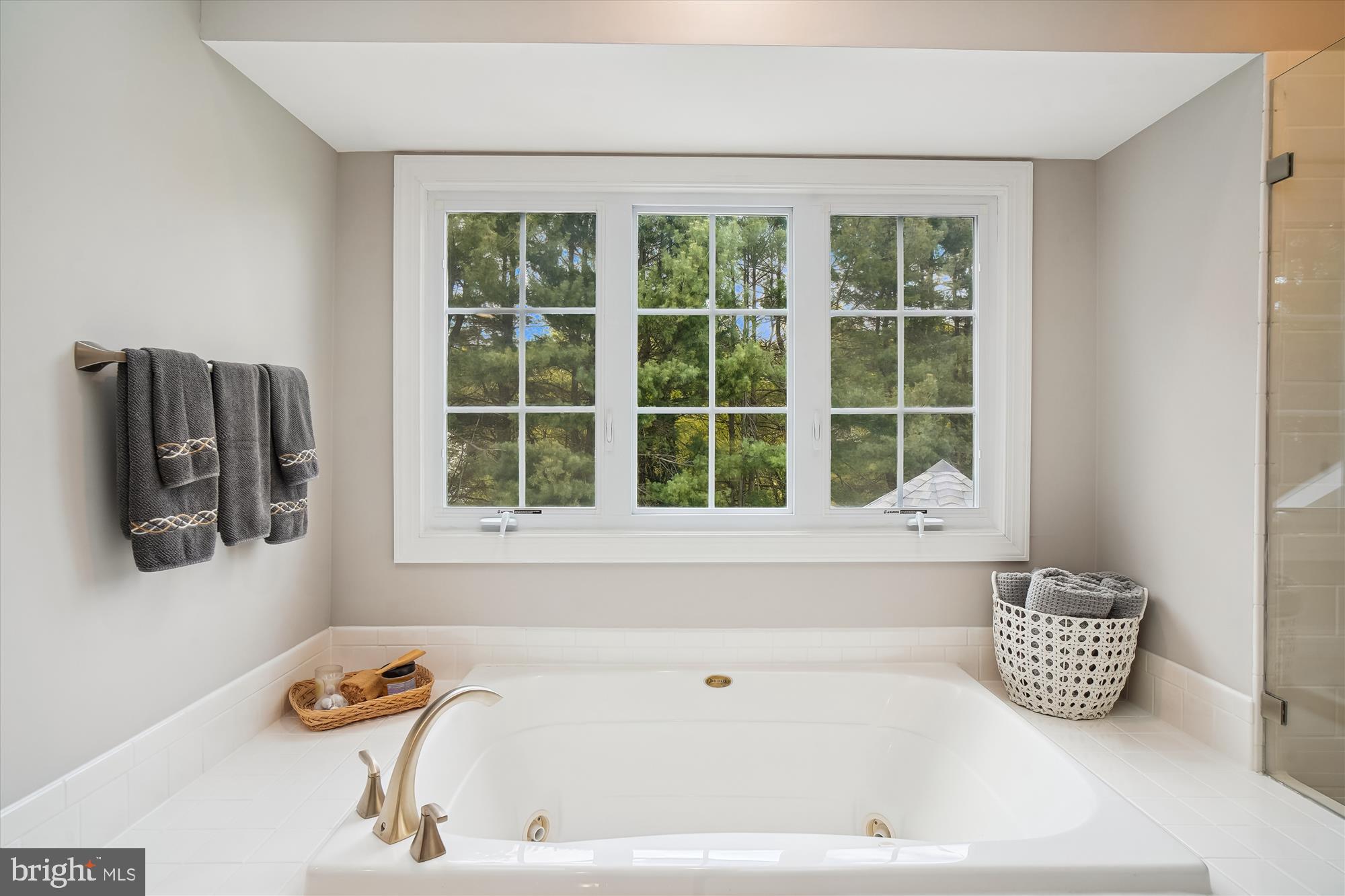 ASHTON MEADOWS - Residential