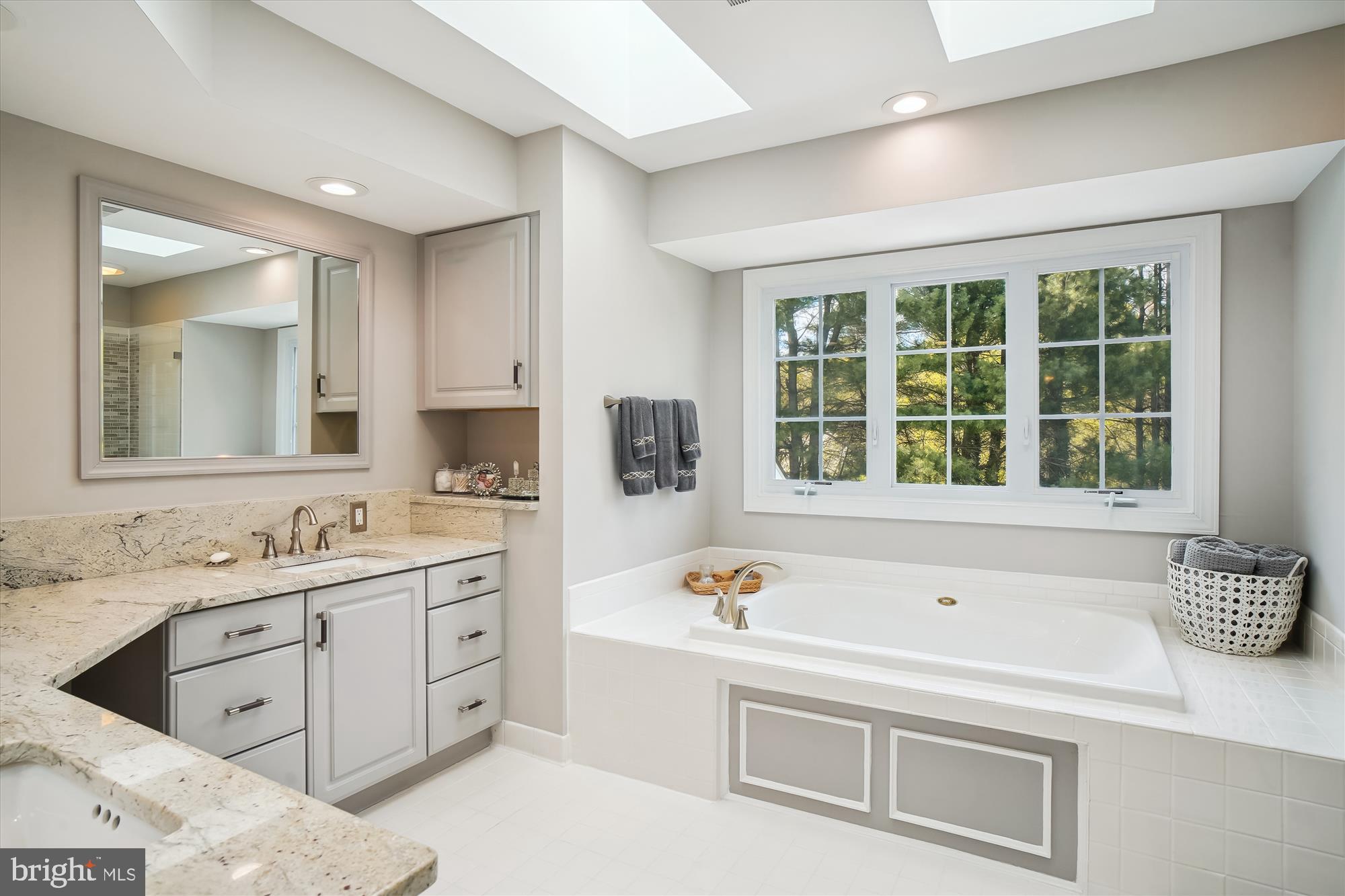 ASHTON MEADOWS - Residential