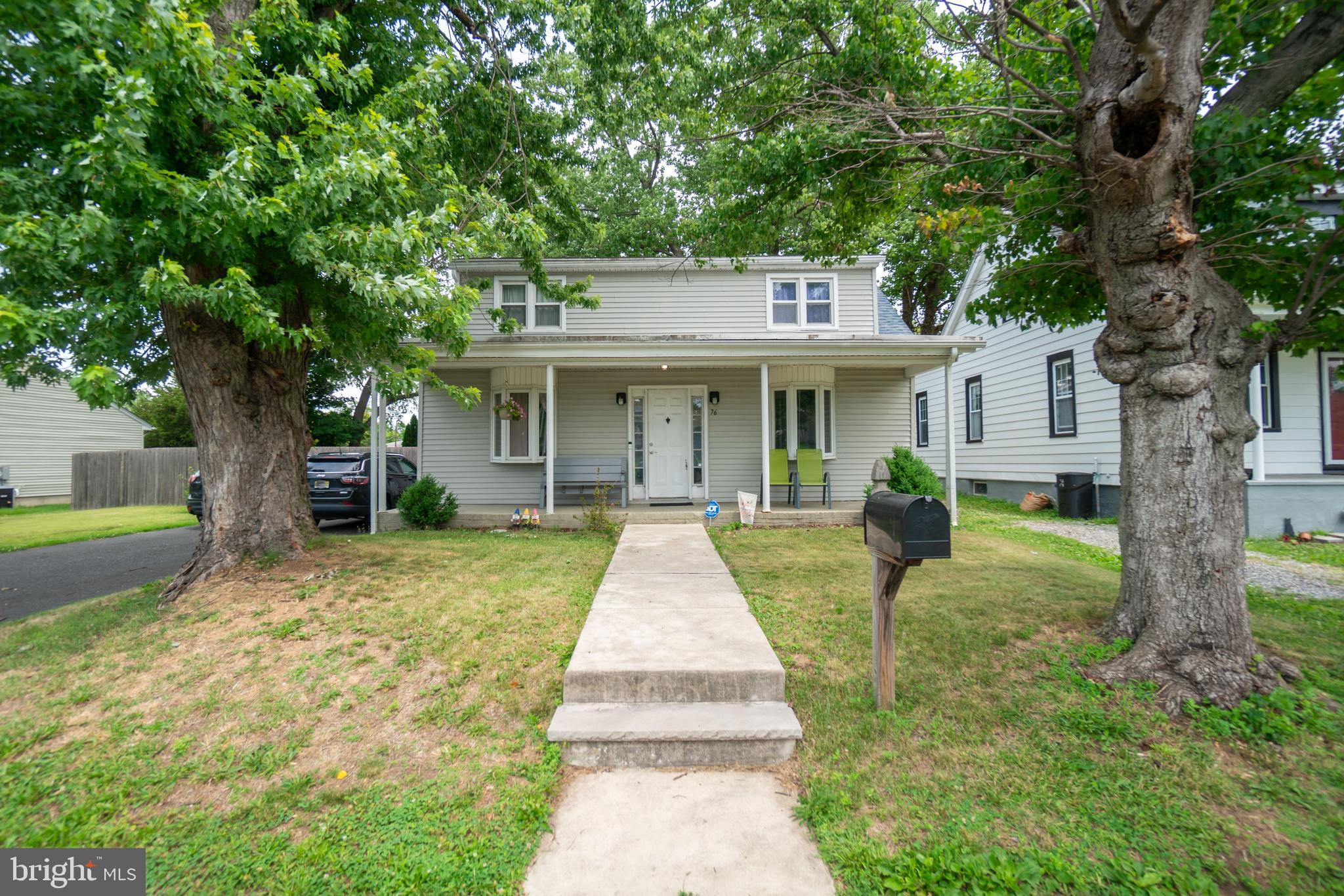 76 6TH AVENUE