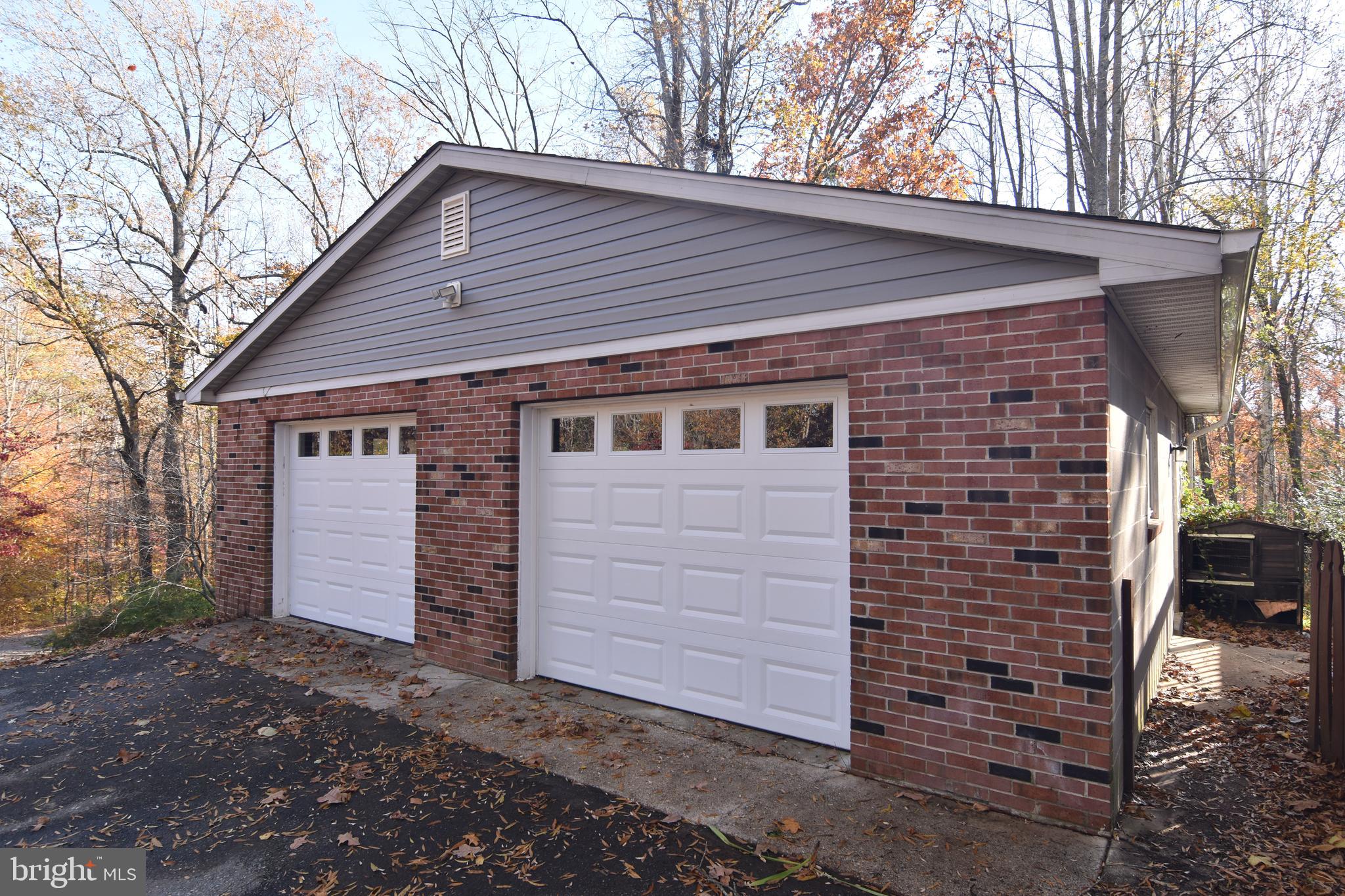 RUSTIC HILLS - Residential