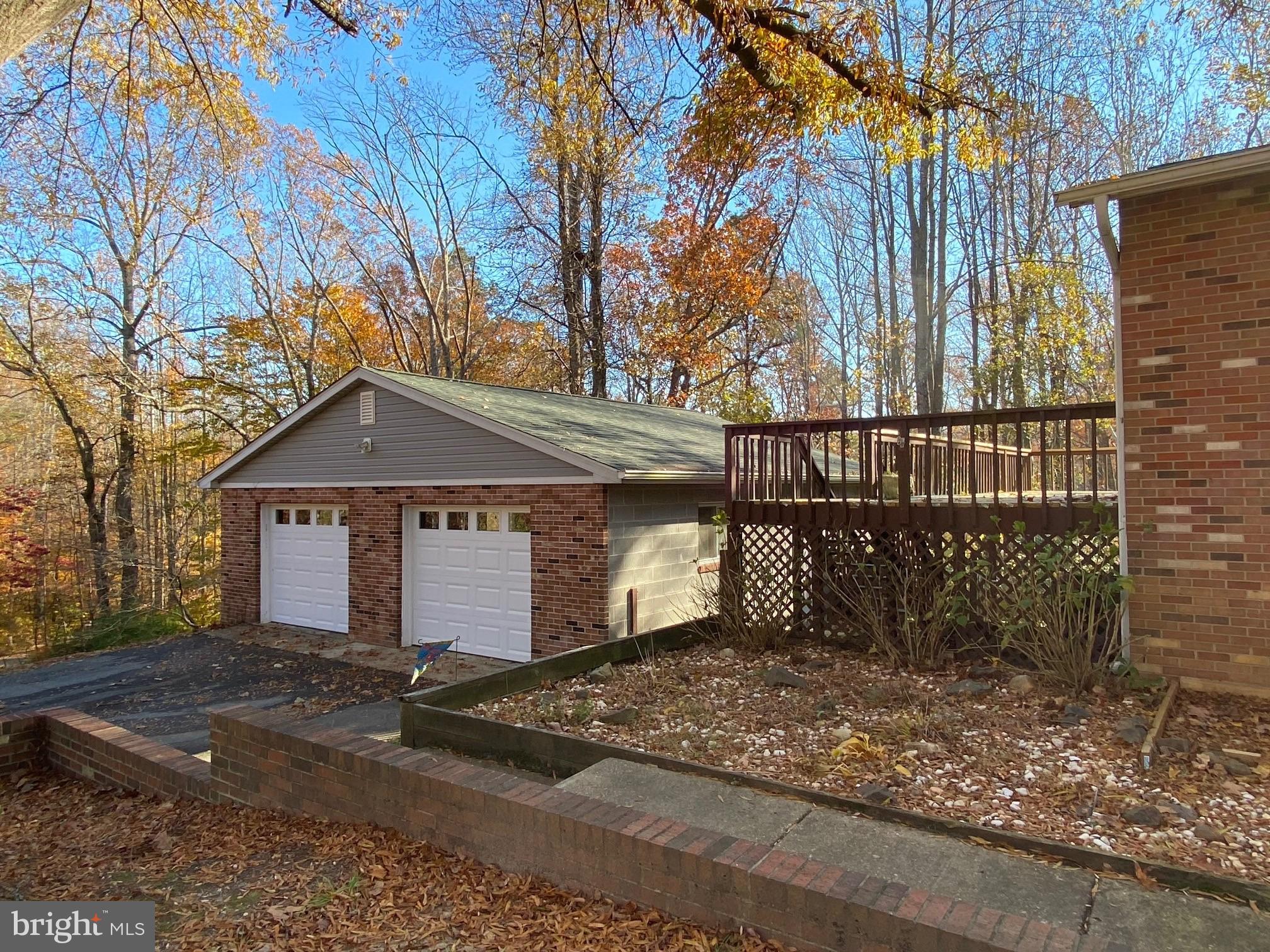 RUSTIC HILLS - Residential