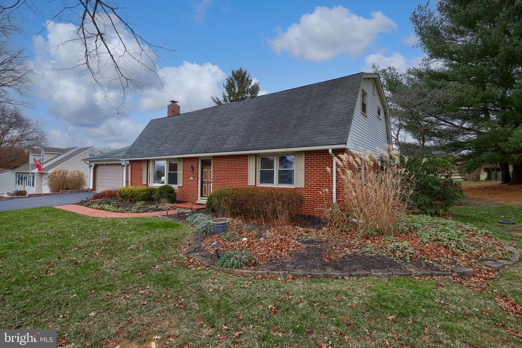 Photo of 106 Velma Lane, WASHINGTON BORO, PA 17582 (MLS # PALA2080712)