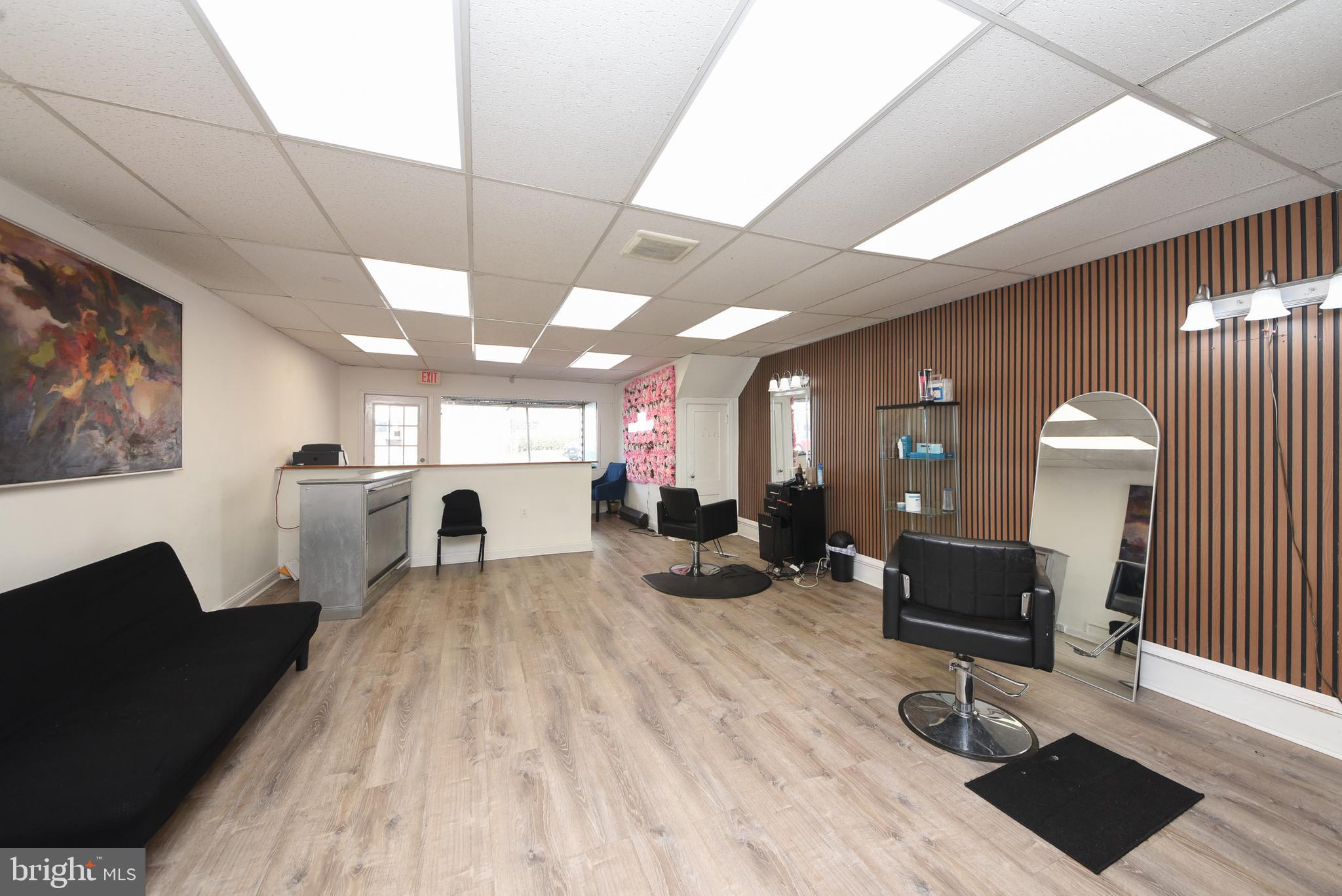 WILLOW GROVE - Commercial Sale