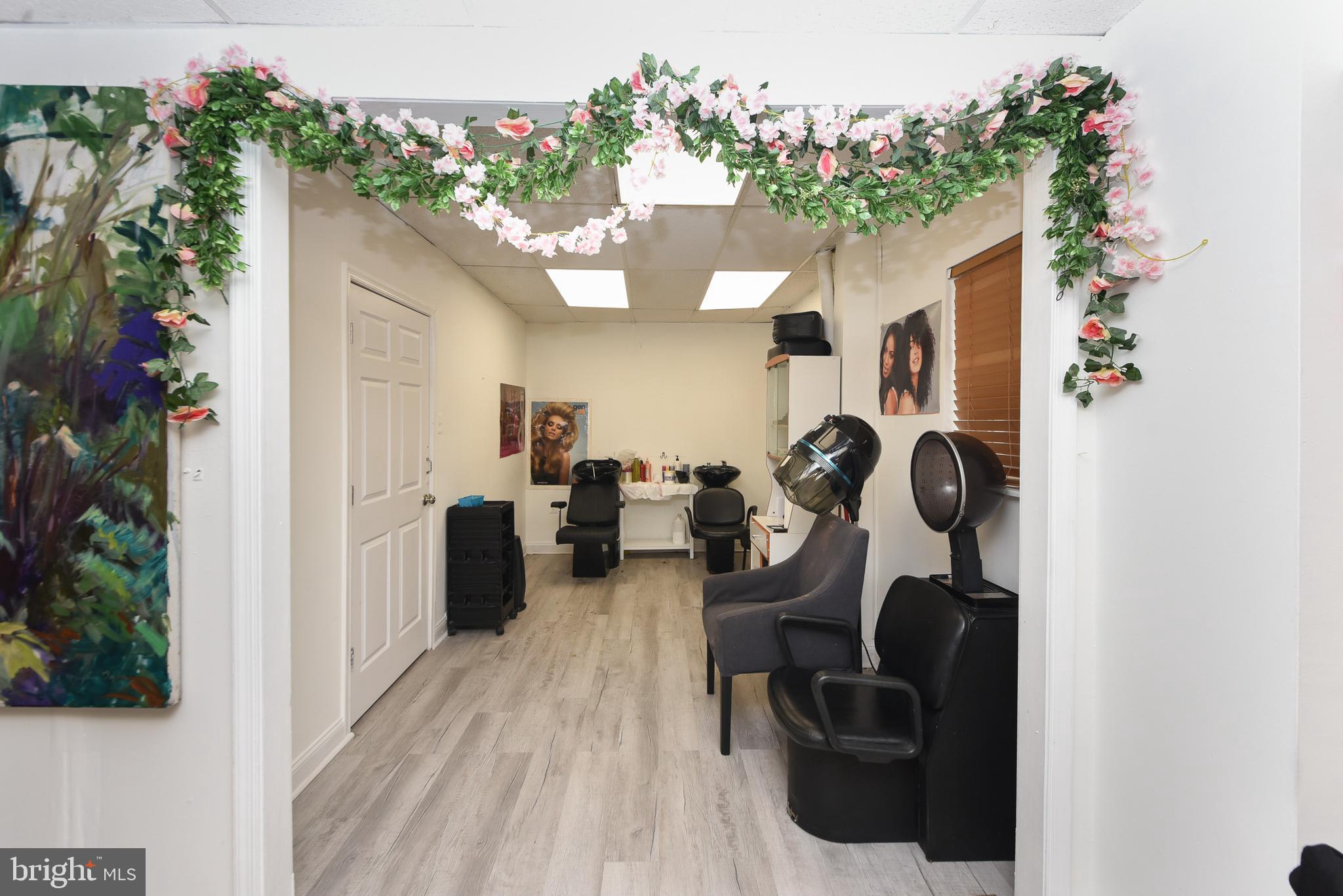 WILLOW GROVE - Commercial Sale