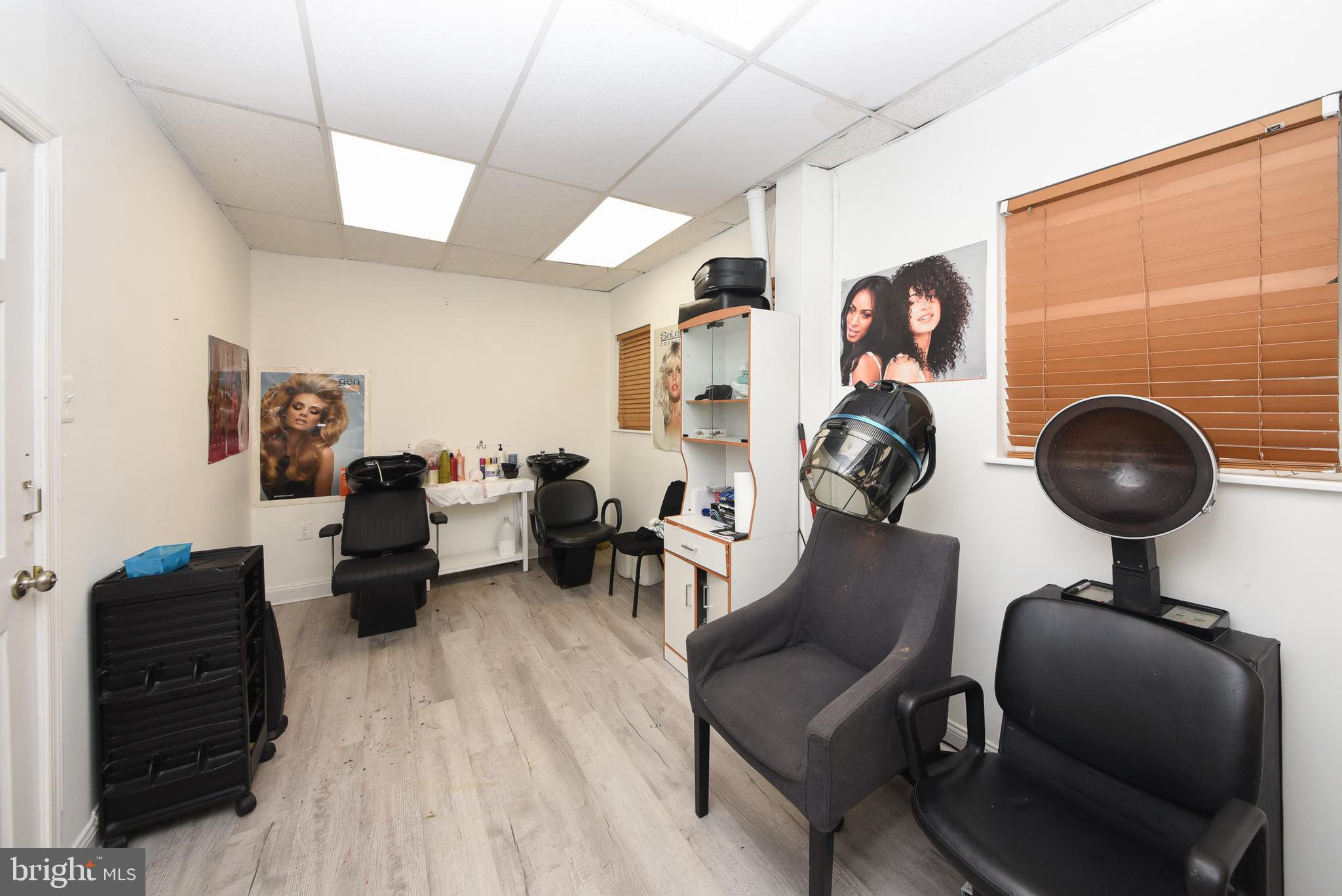 WILLOW GROVE - Commercial Sale